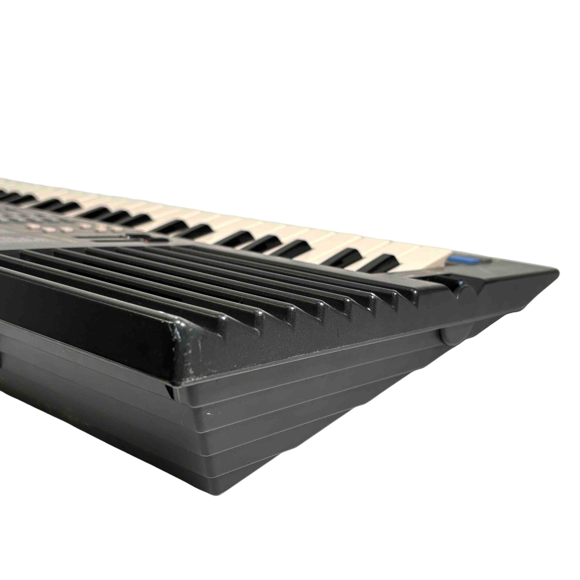 Yamaha Portasound PSS-680 FM keyboard - YouTube