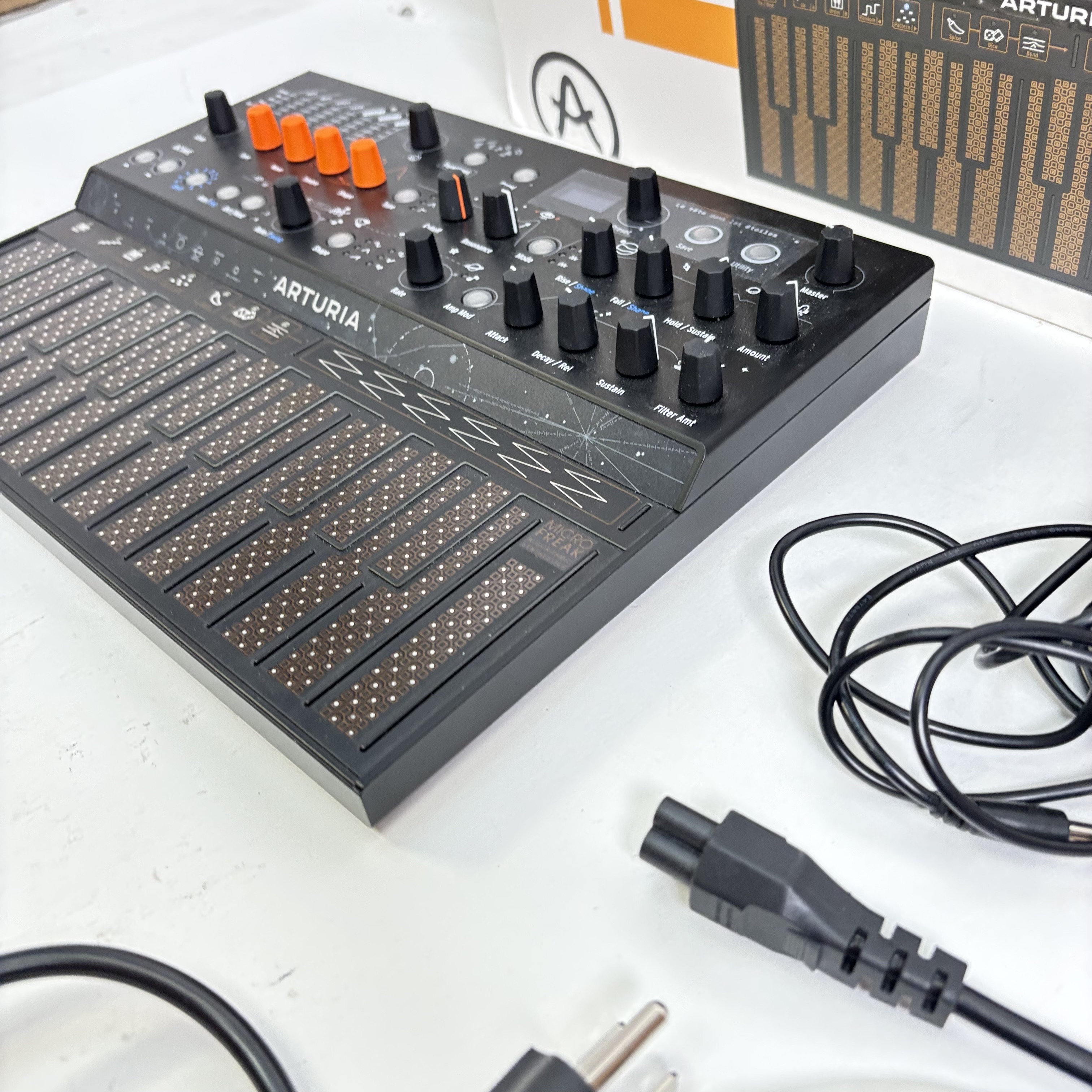 Arturia MICROFREAK STELLAR 25-Key Algorithmic Synthesizer