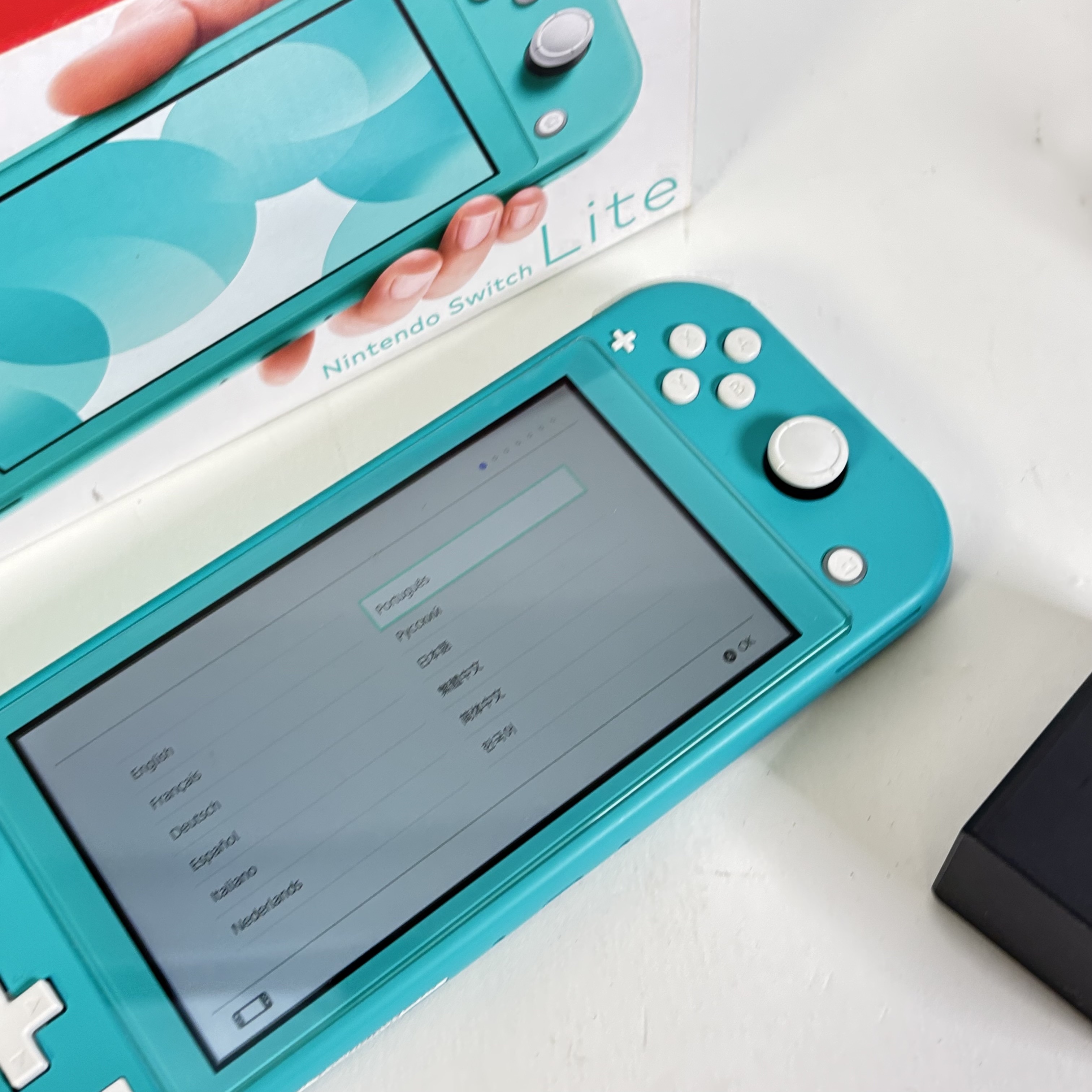 ◆Switch Lite ブルーHDH‐001　483 Nintendo HDH-001 Switch Lite 32GB Video Game Console - Turquoise