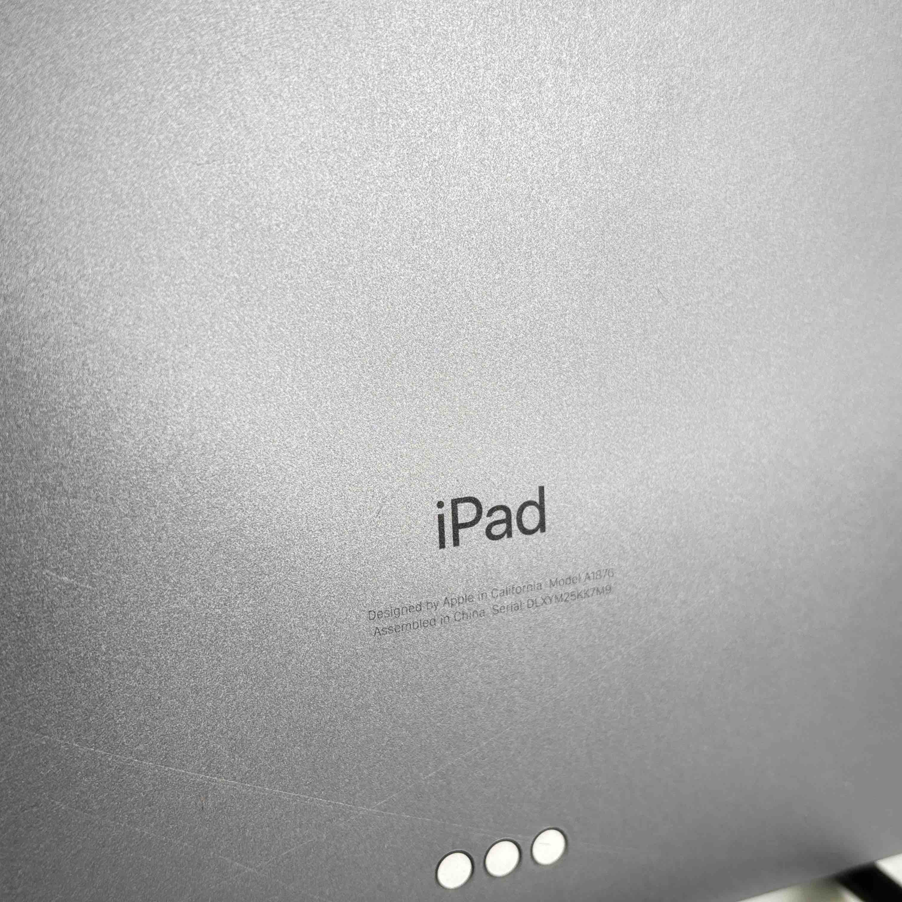 Apple iPad Pro 3rd Gen MTEL2LL/A 64GB 12.9'' Wi-Fi Tablet - Space Gray