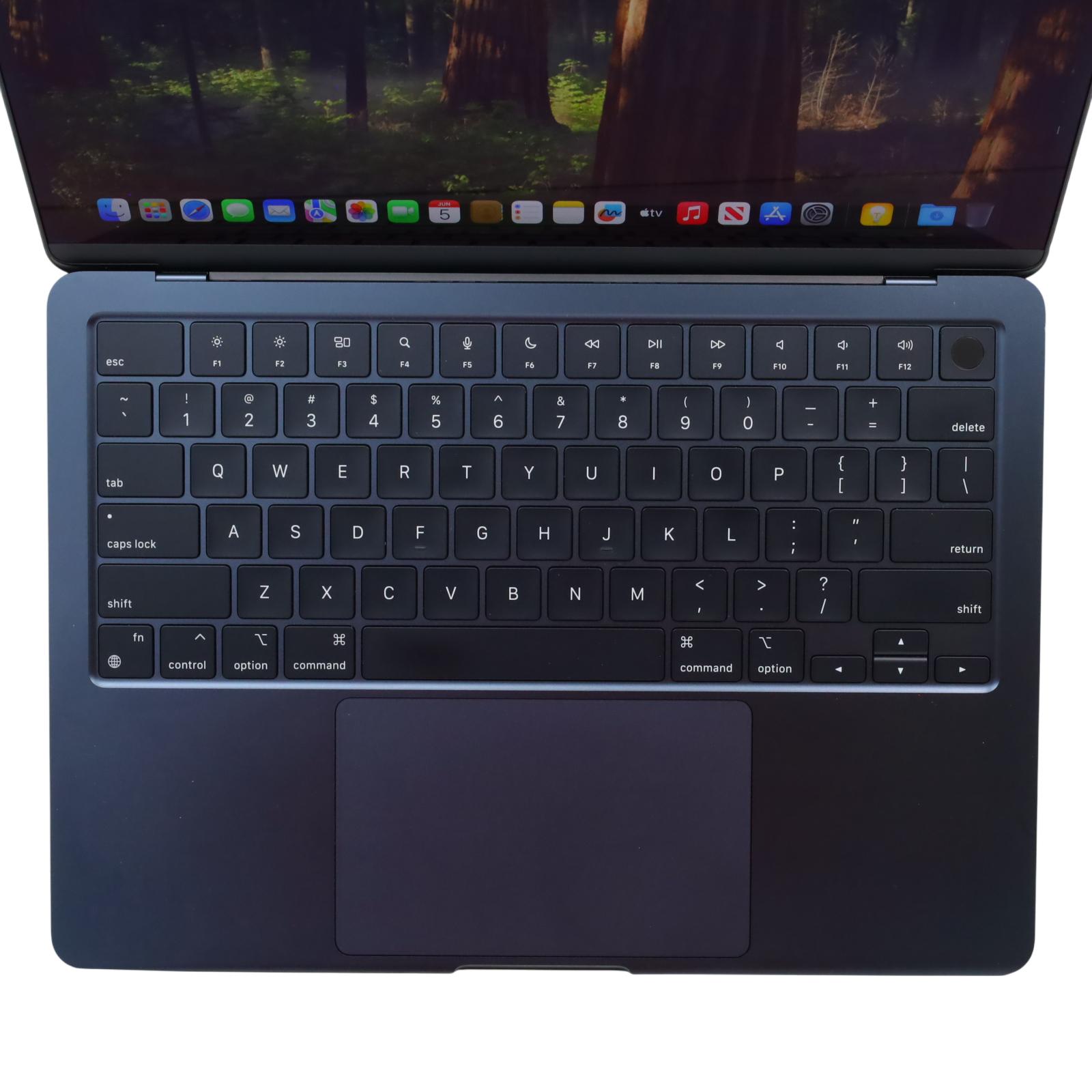 Apple MacBook Air 2024 MRXV3LL/A M3 8GB Unified RAM 256GB SSD 13.6