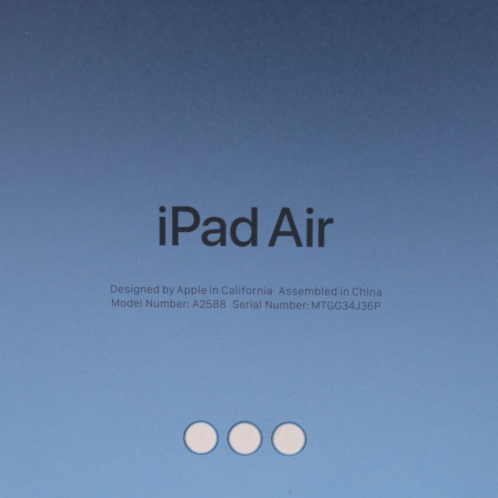 Apple iPad Air 5th Gen MM9N3LL/A 256GB M1 Chip Wi-Fi 10.9