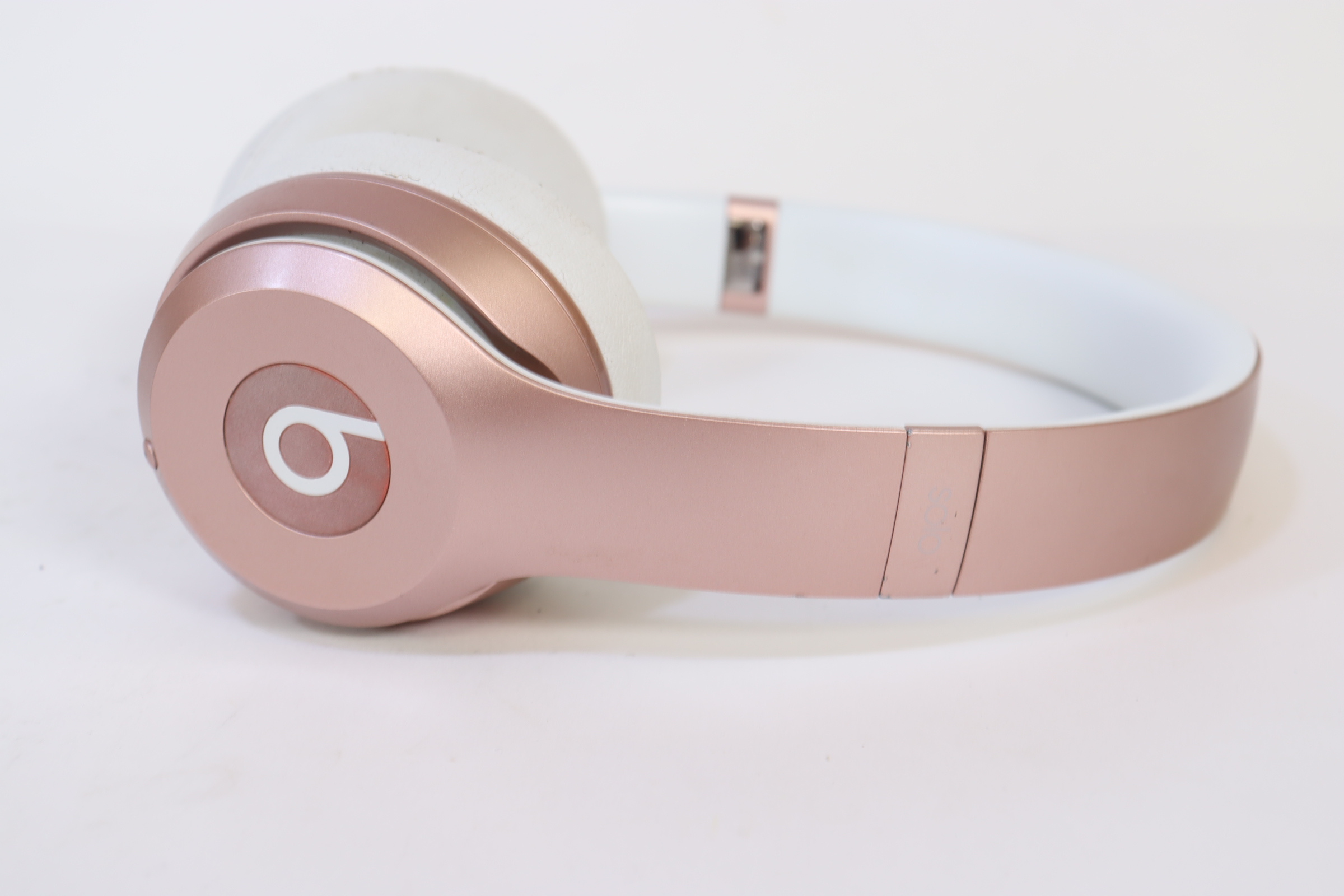 Apple B0534 Beats By Dr. Dre Solo 2 On-Ear Wireless