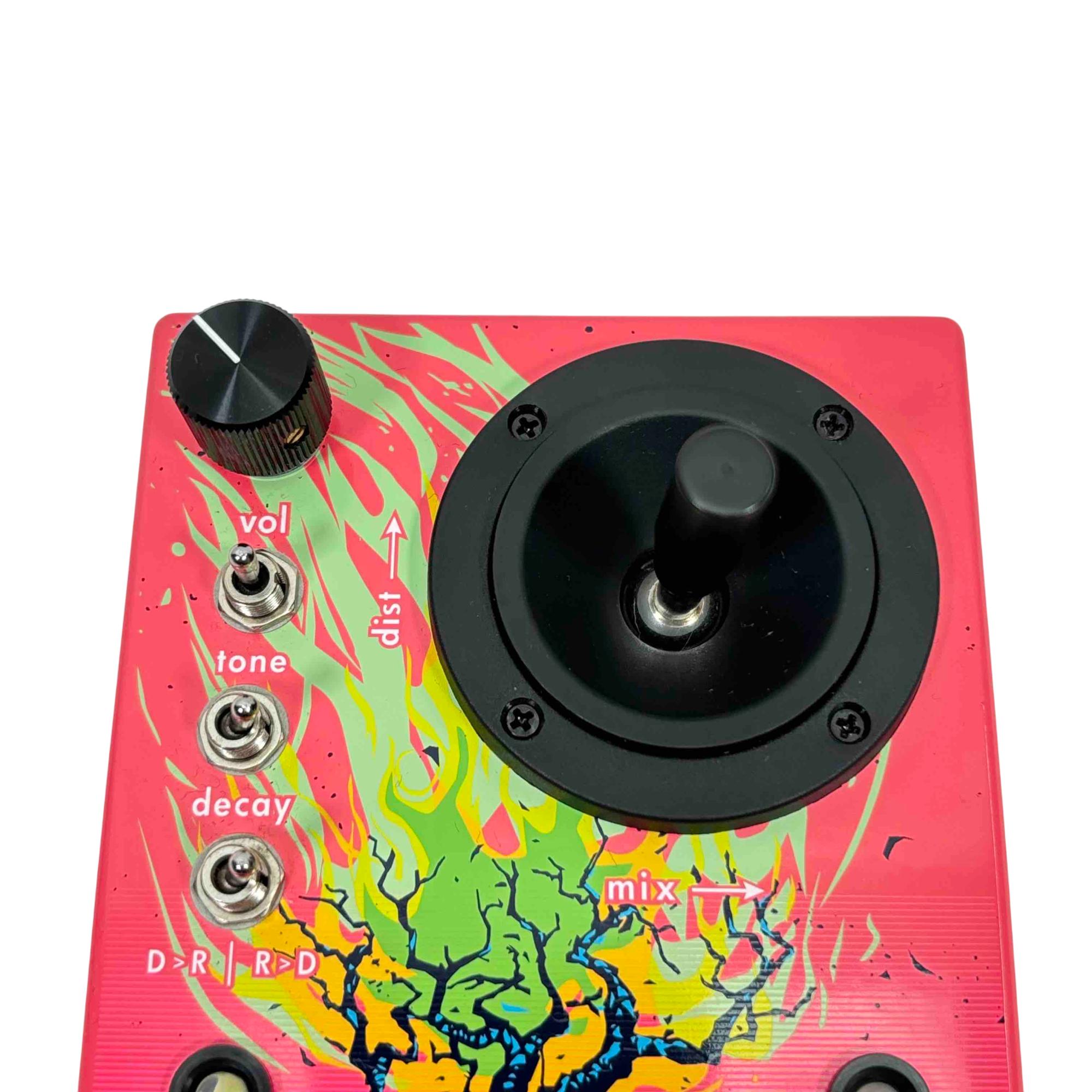 WALRUS AUDIO MELEE 中古 Walrus Audio Melee: Wall of Noise Distortion/Reverb Pedal