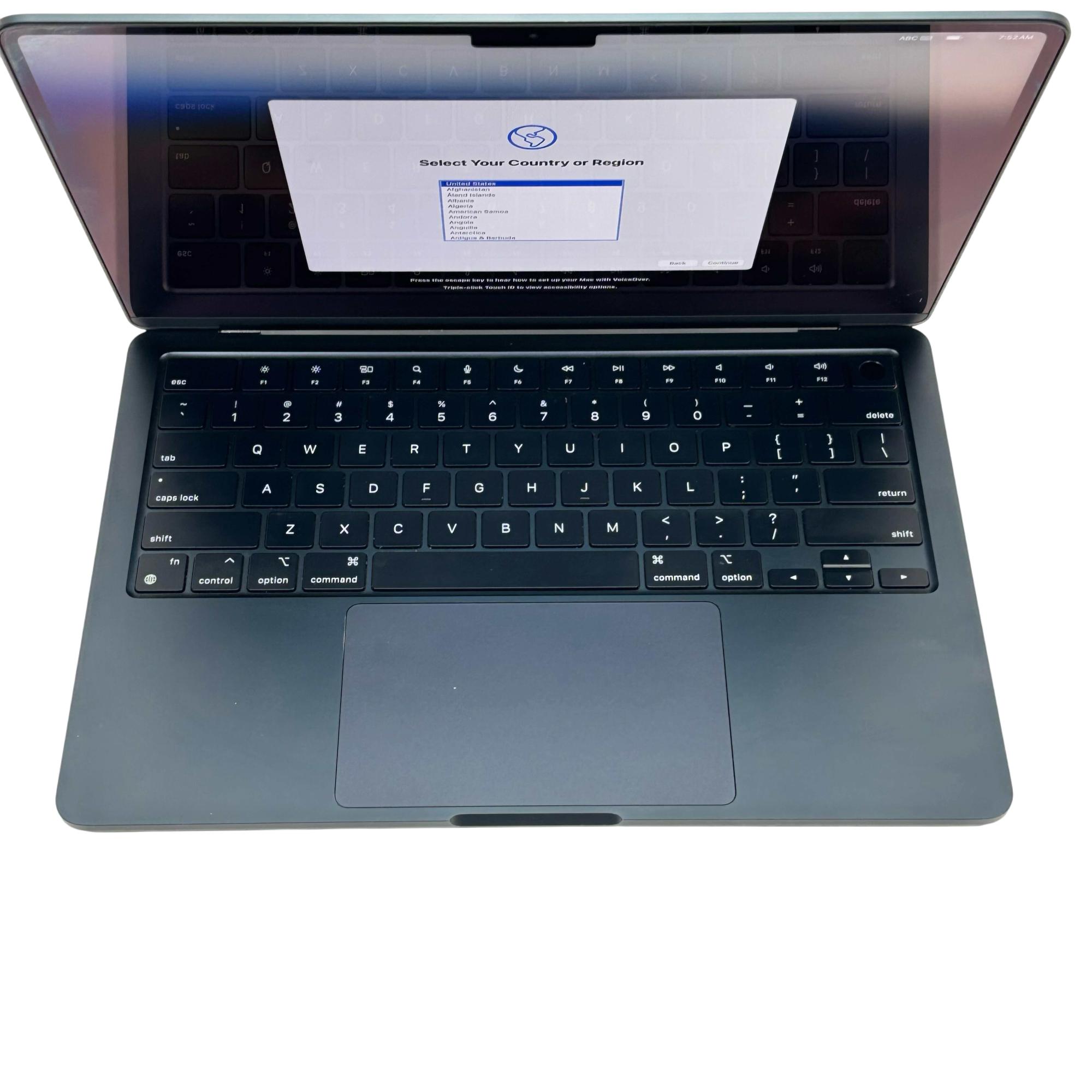 Apple MacBook Air (2022) MLY33LL/A M2 8CPU/8GPU 3.49GHz 8GB RAM