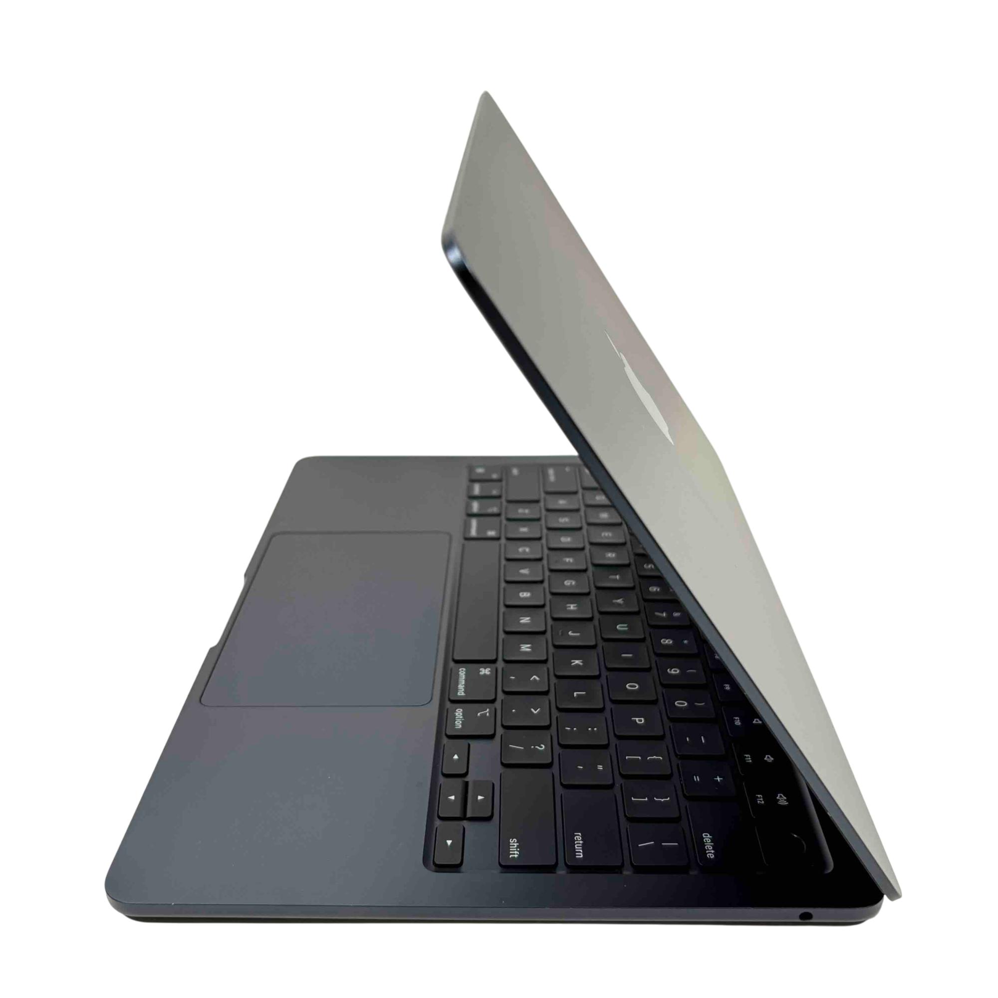 Apple MacBook Air (2022) MLY33LL/A M2 8CPU/8GPU@3.49GHz 8GB