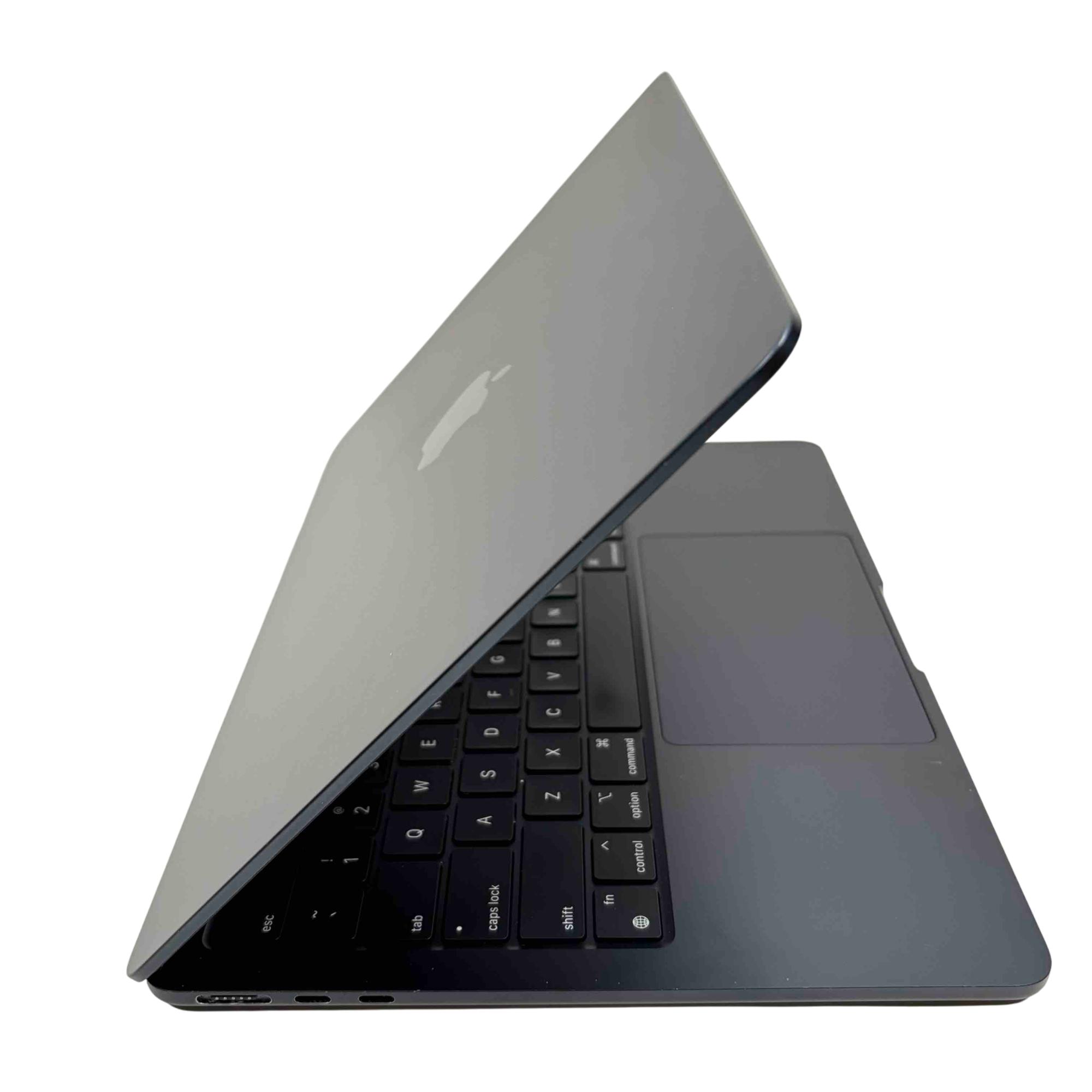 超美品　Apple MacBook Air M2 2022 8GB 256GB NEWEST 2022 Apple MacBook Air: 13.6-inch, M2 chip, 8GB RAM