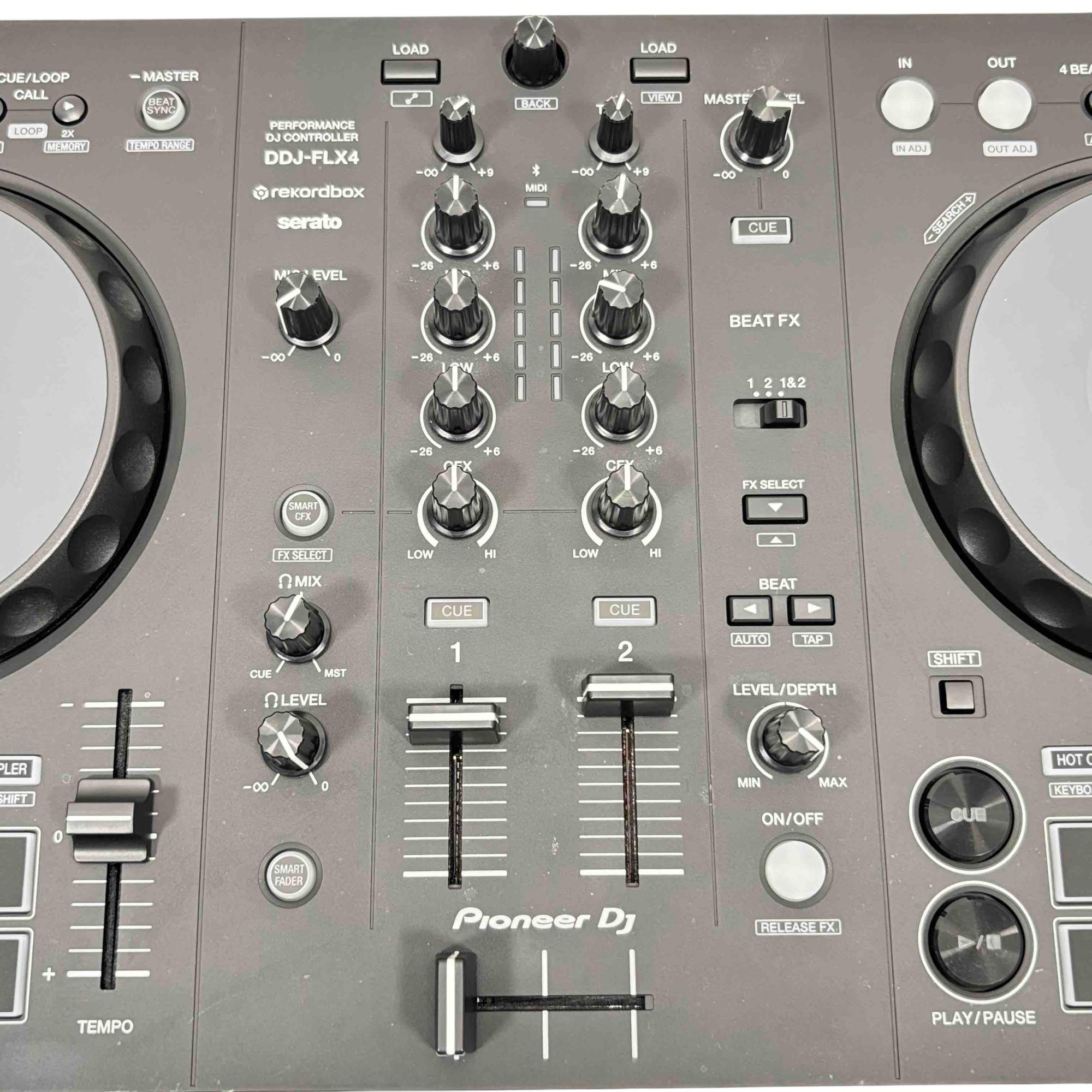 Pioneer DJ DDJ-FLX4 Portable 2-Channel rekordbox DJ/Serato