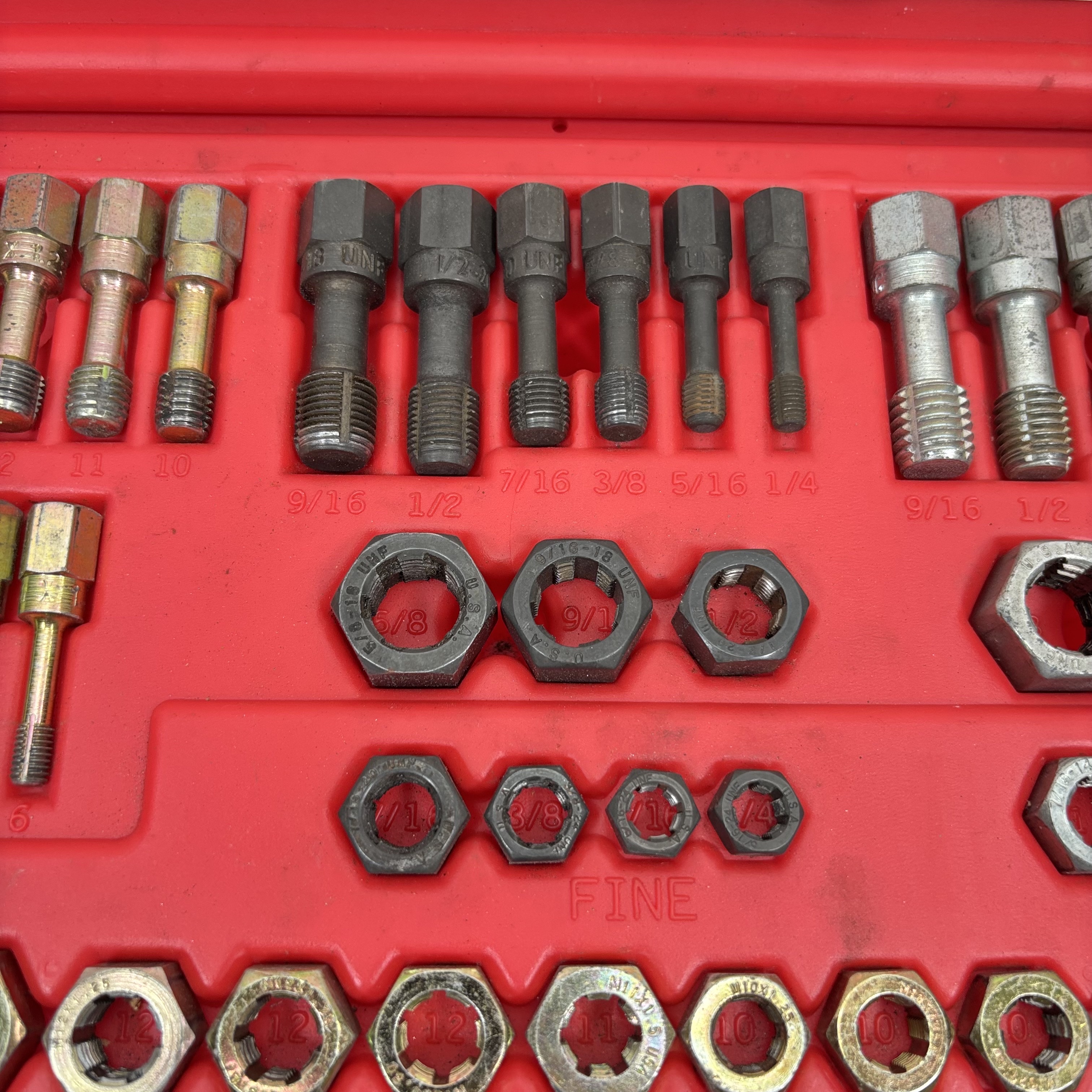 Rethread Sockets Snap On RTD48 48 Piece Rethreading Tap & Die Set (Fractional and Metric)