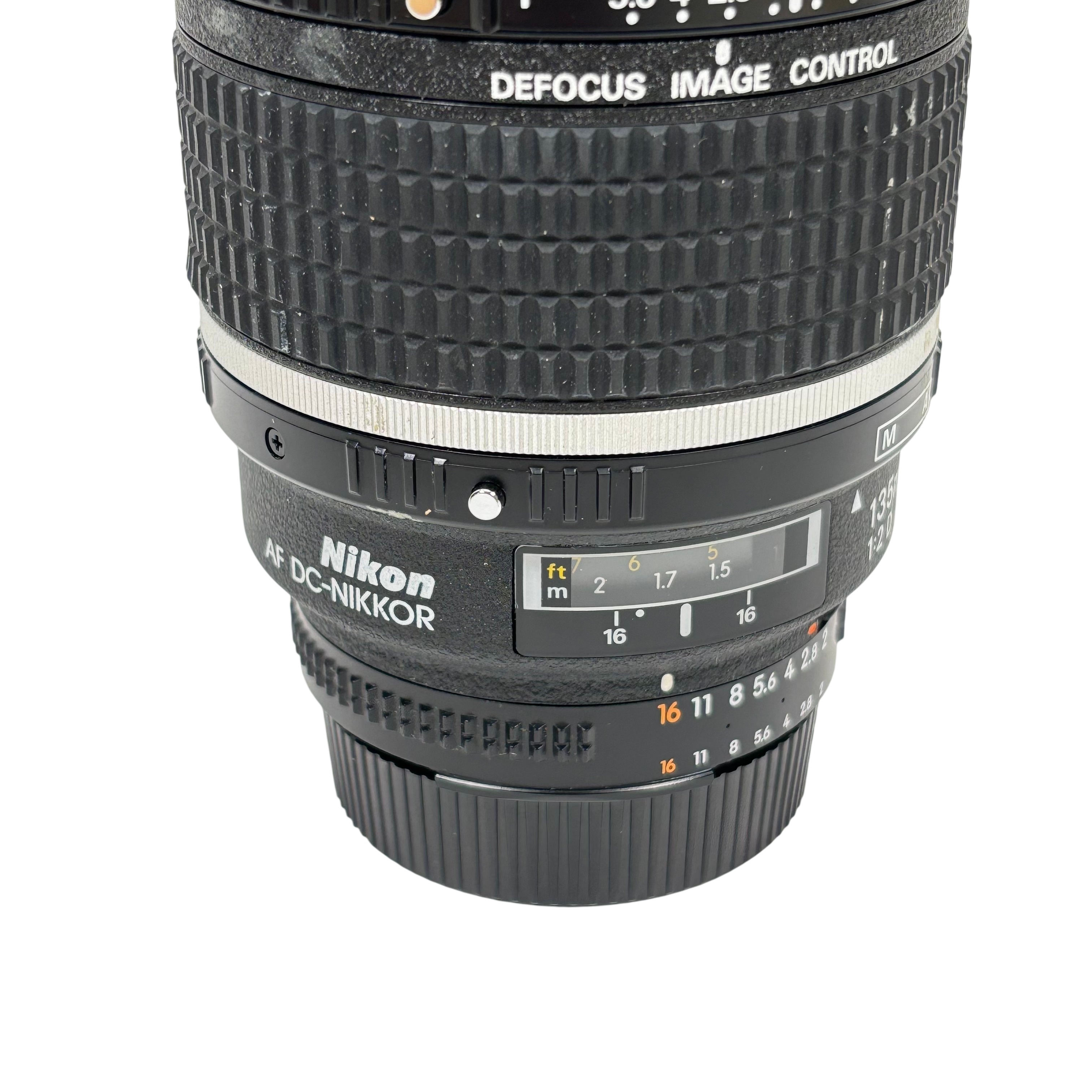 Nikon AF DC-Nikkor 135mm f/2D Defocus Image Control Lens