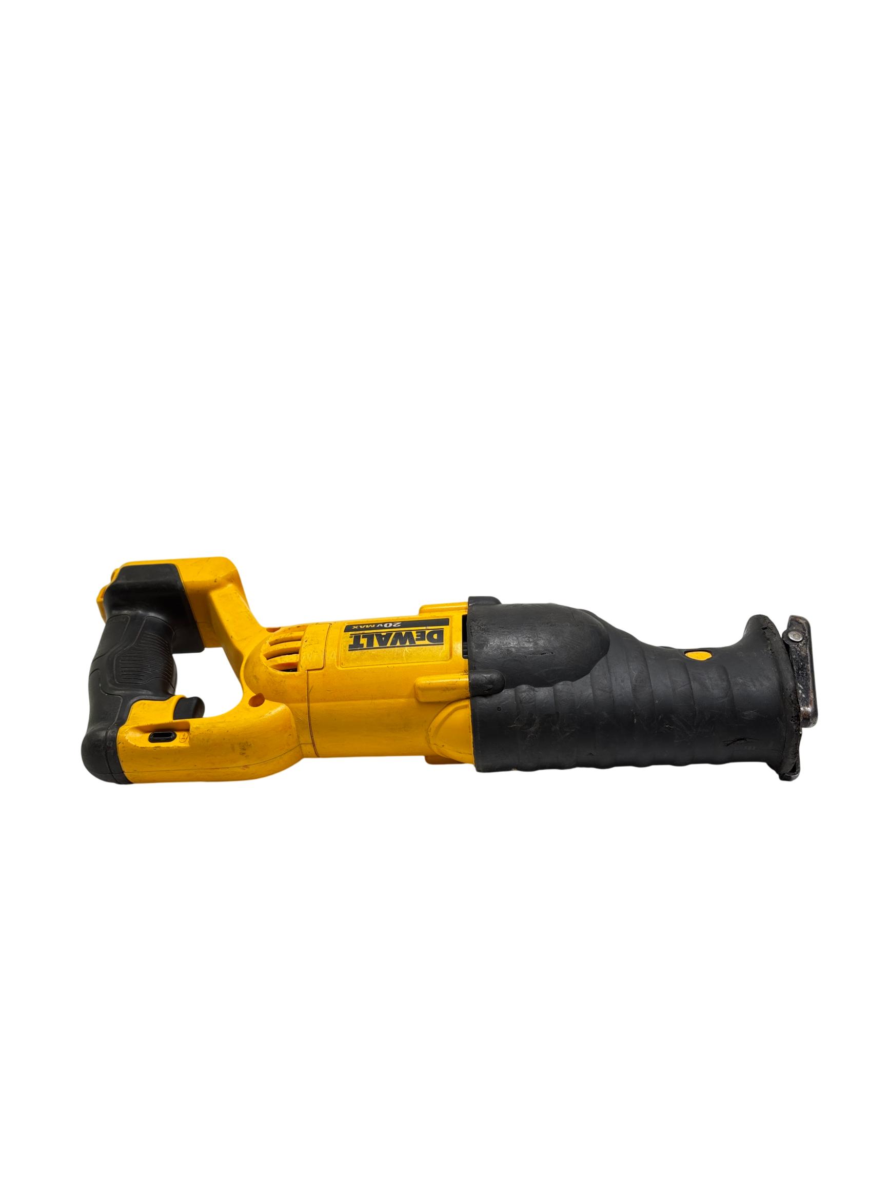 DeWalt DCS380 20V MAX Cordless Variable Speed Reciprocating Saw/5Ah Battery