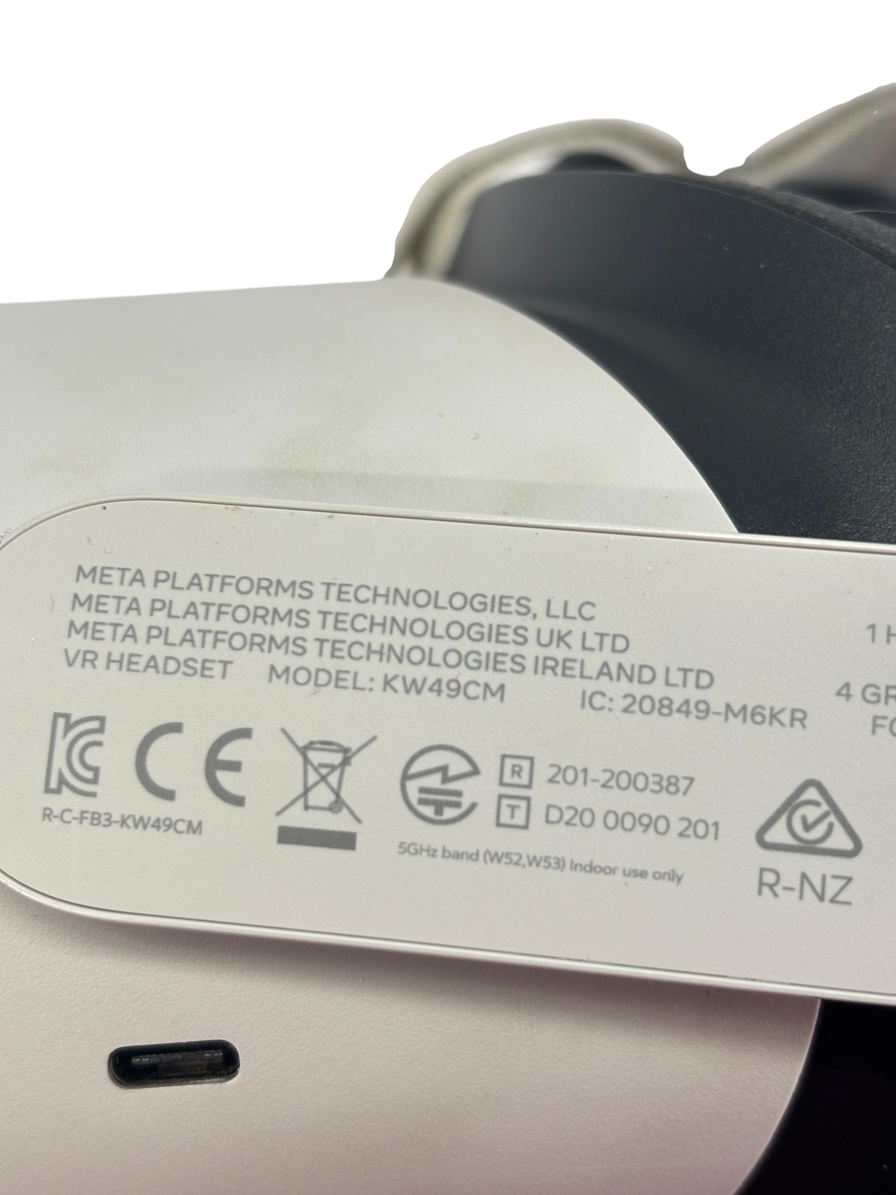 Meta Oculus Quest 2 KW49CM 64GB All-in-One VR Headset