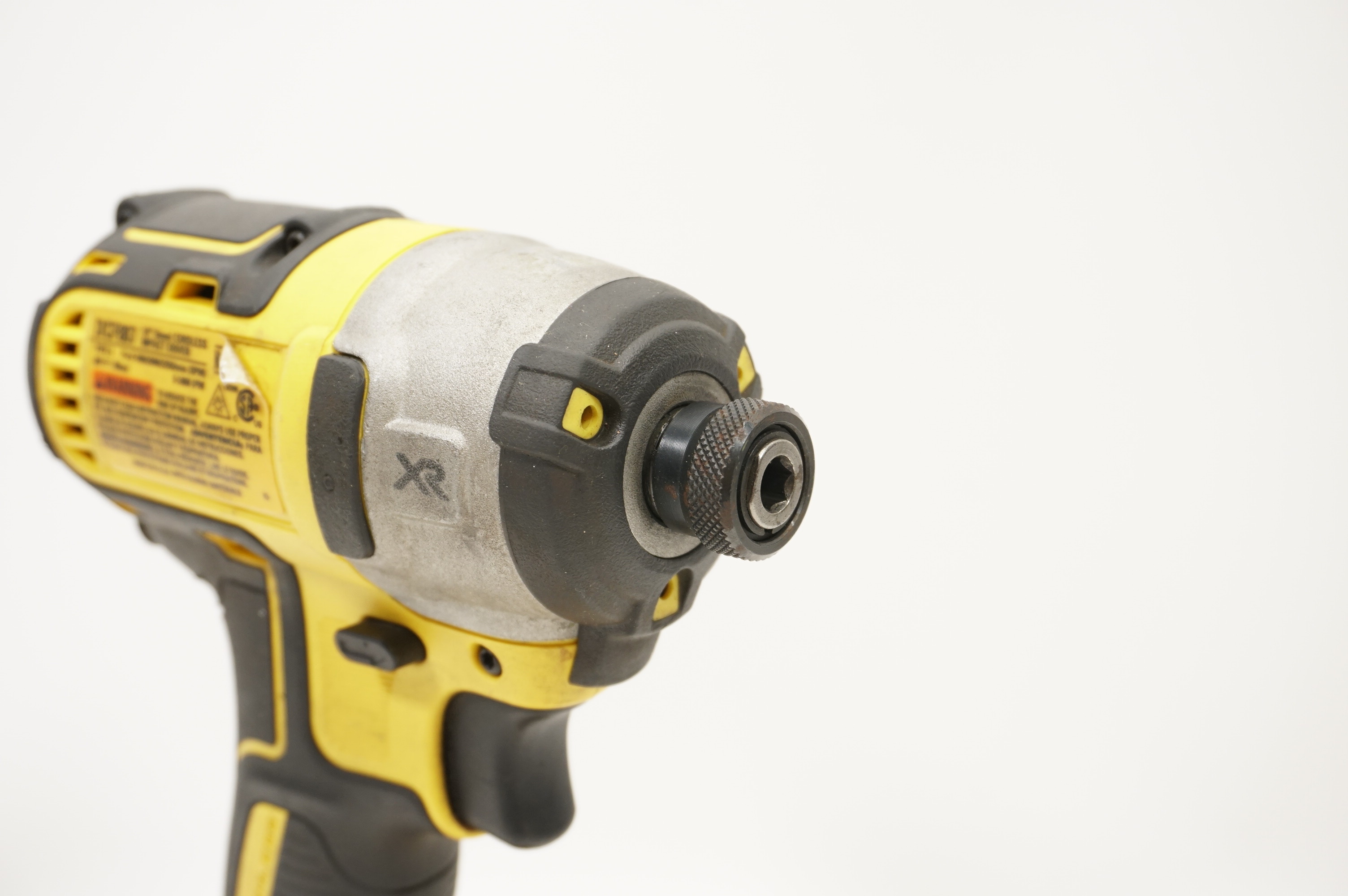 DeWalt DCF887 20V MAX XR Cordless Brushless Li-Ion 3-Speed 1/4