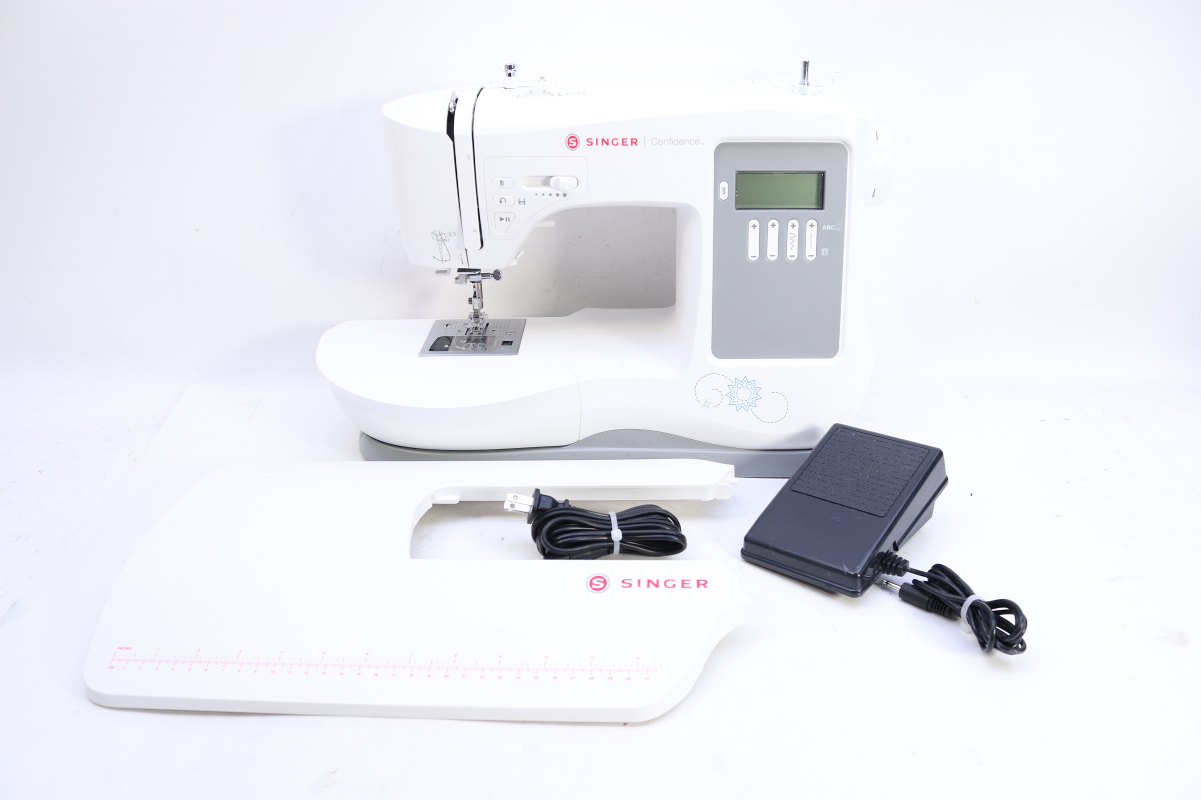 Singer Simple 2263 Sewing Machine - White / Light Blue