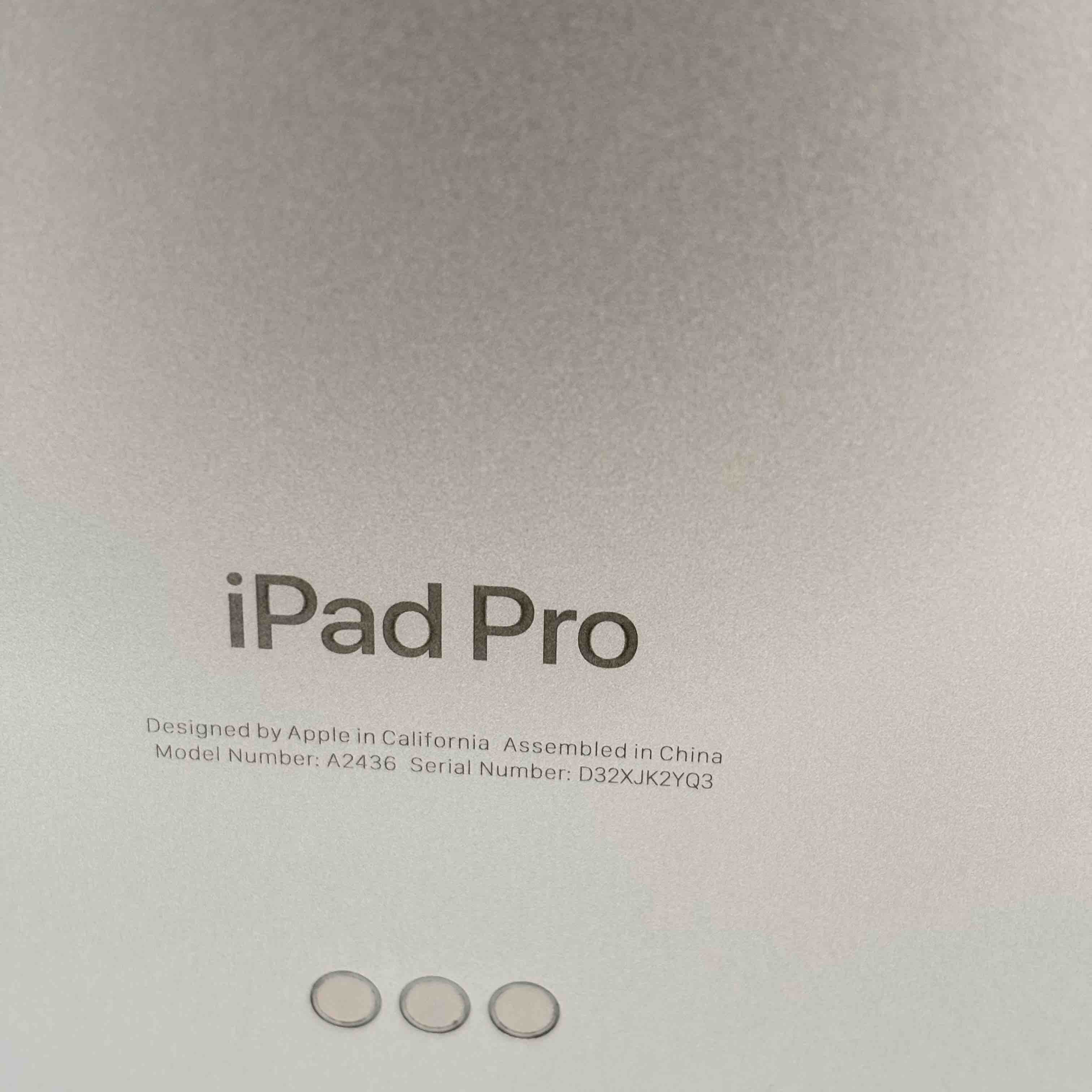 未開封 Designed by Apple in California （小） Apple iPad Pro FNXT3LL/A 6th Generation 256GB WiFi Only 12.9