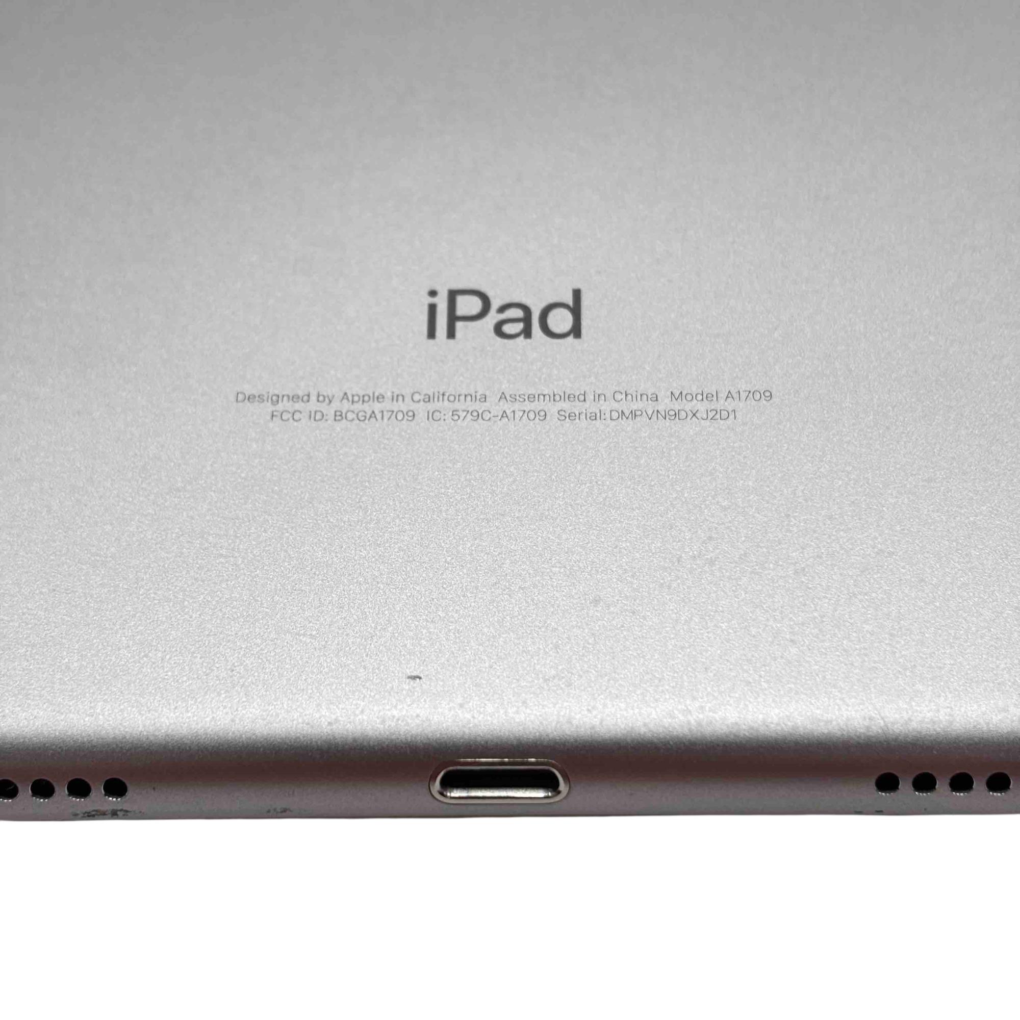 Apple iPad Pro 1st Generation 9.7-inch Wi-Fi - 256GB - Space Gray