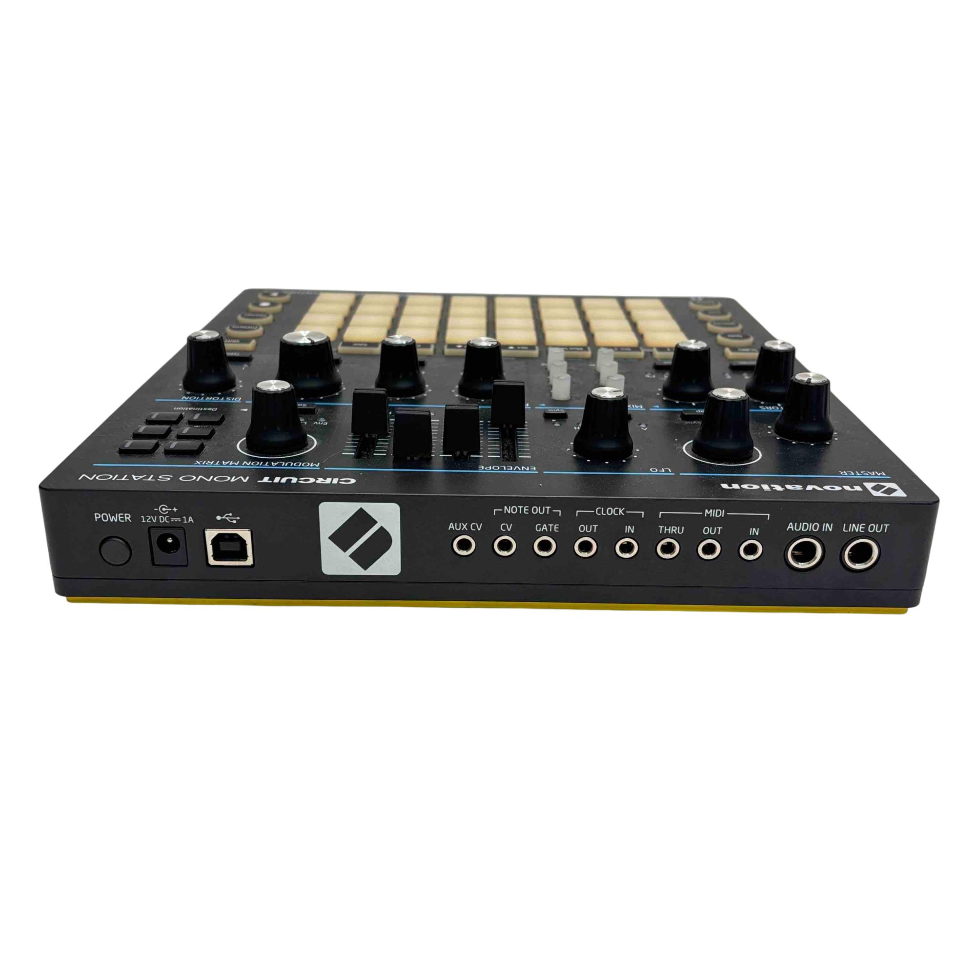 Novation Circuit Mono Station Paraphonic Analogue Synthesizer