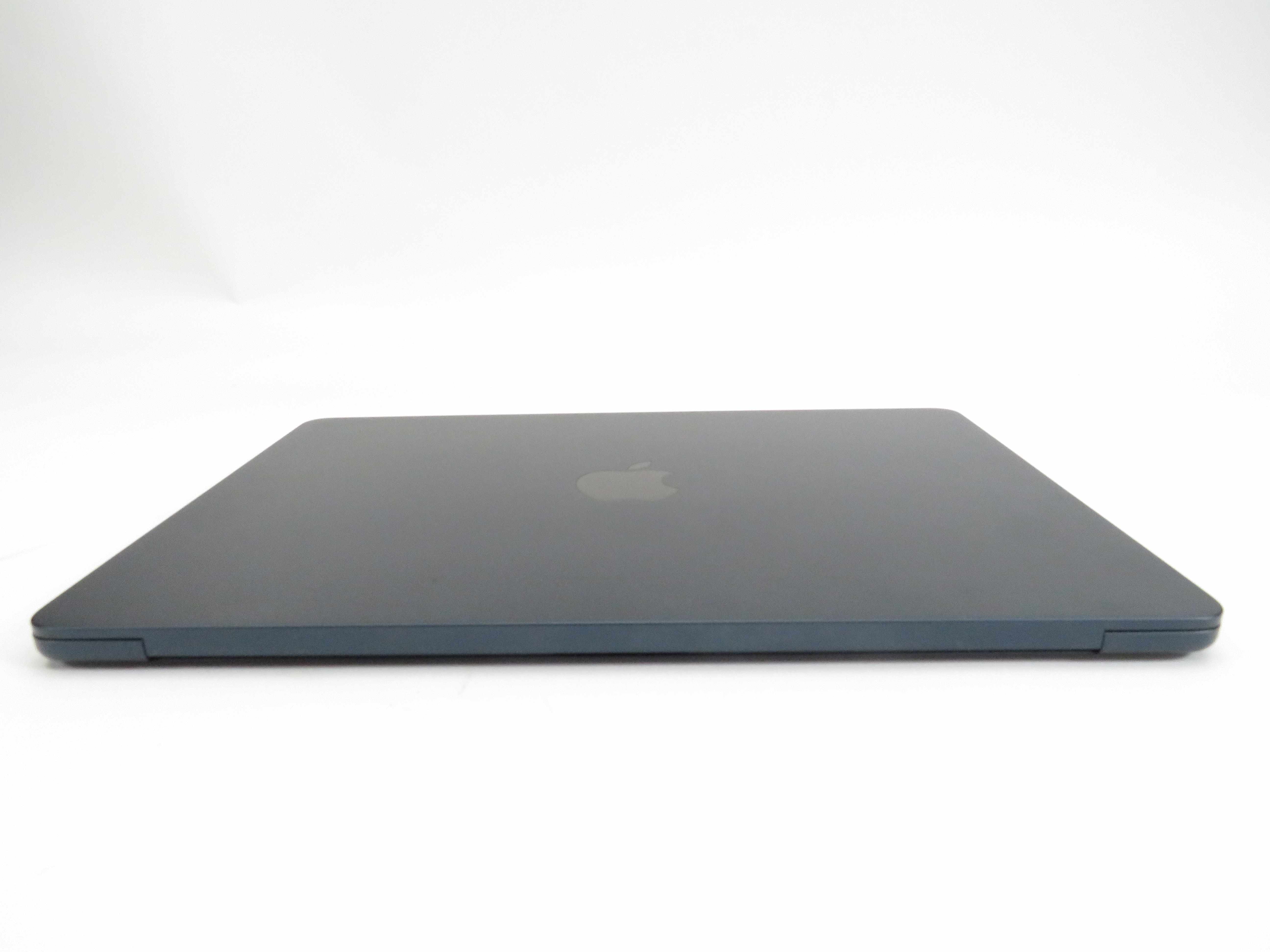 Apple MacBook Air 2022 MLY33LL/A Apple M2 3.49GHz 8GB RAM 256GB