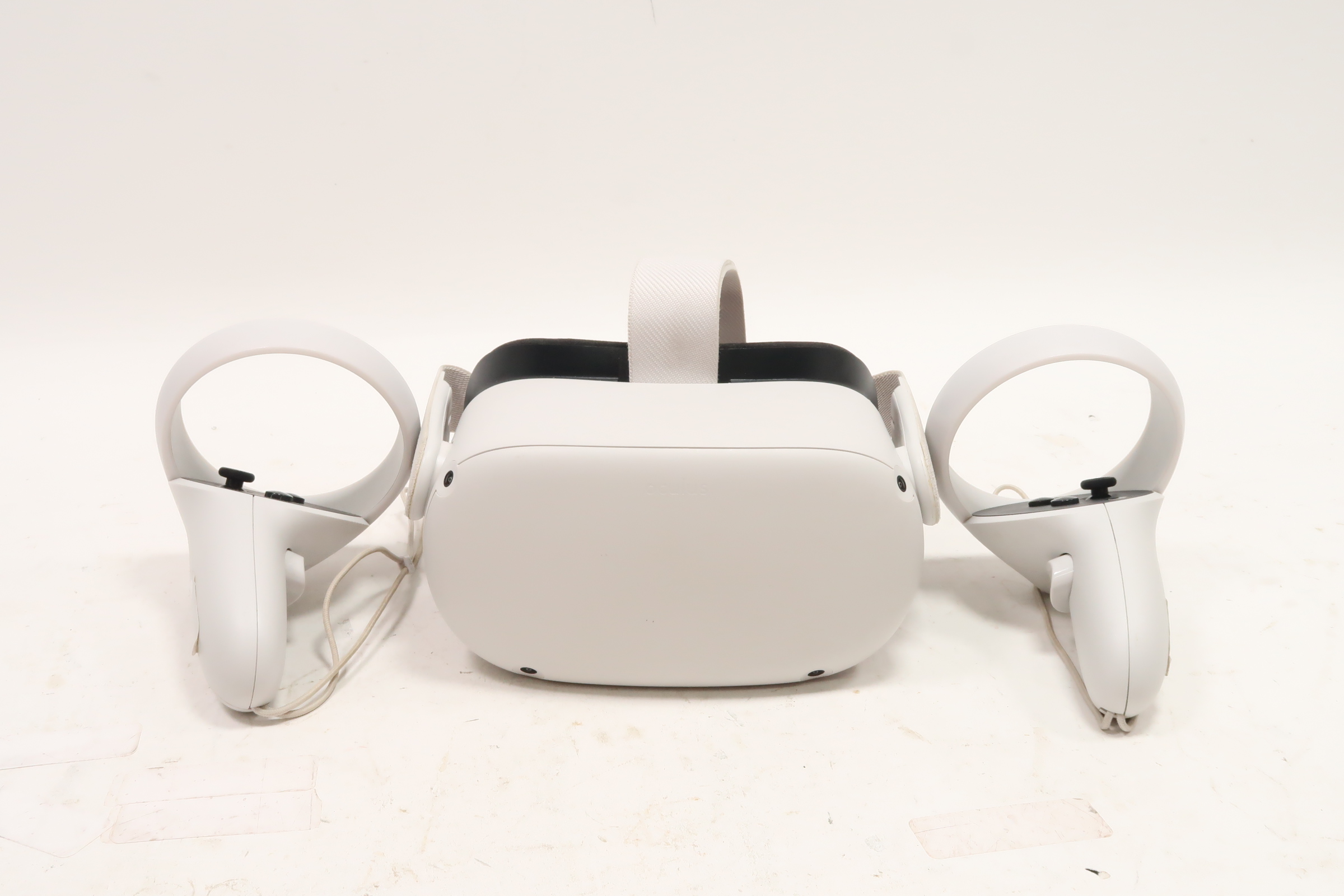 Oculus Quest 2 128GB All-in-One VR Headset-8317