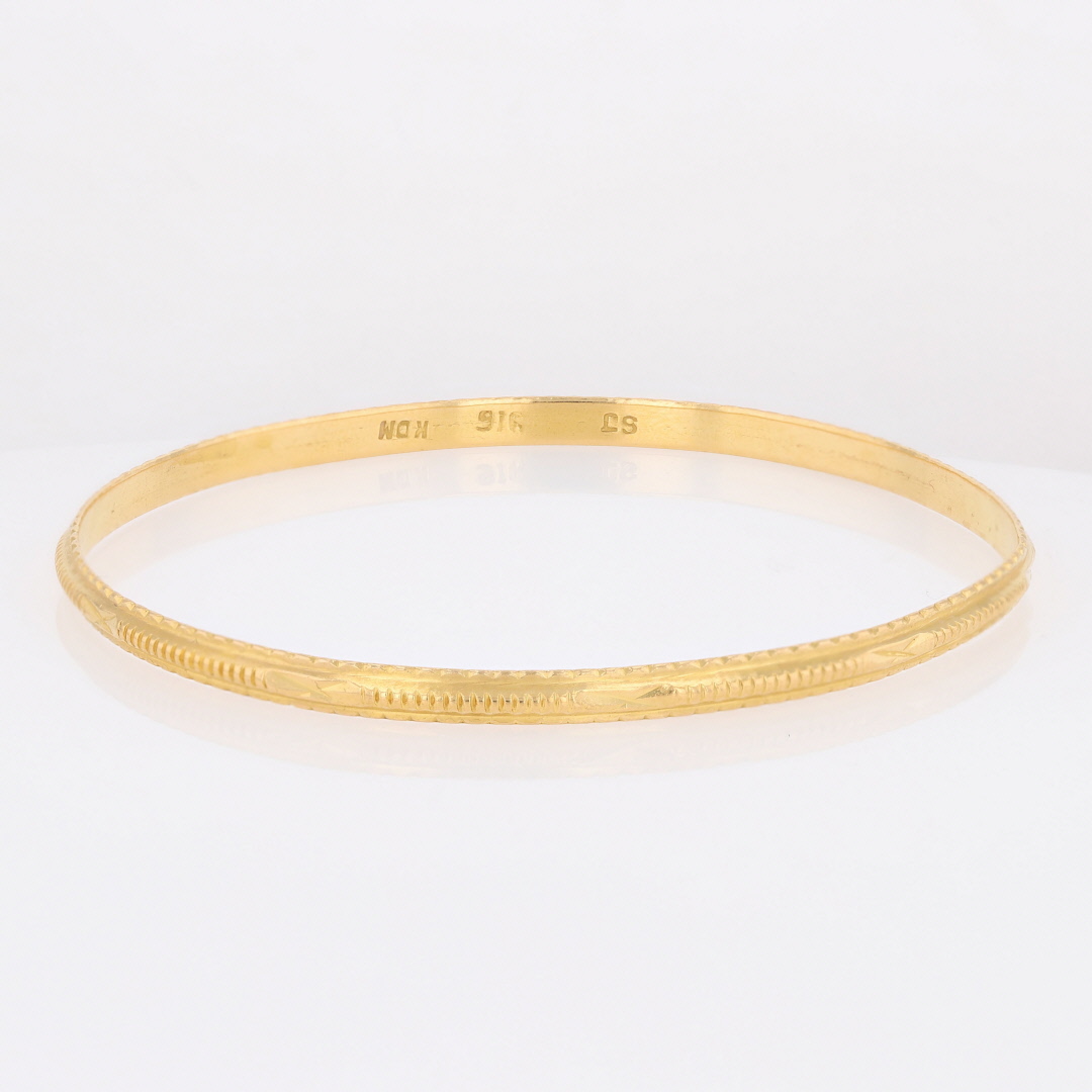 Diamond Cut and Textured Bangle Bracelet 22k Yellow