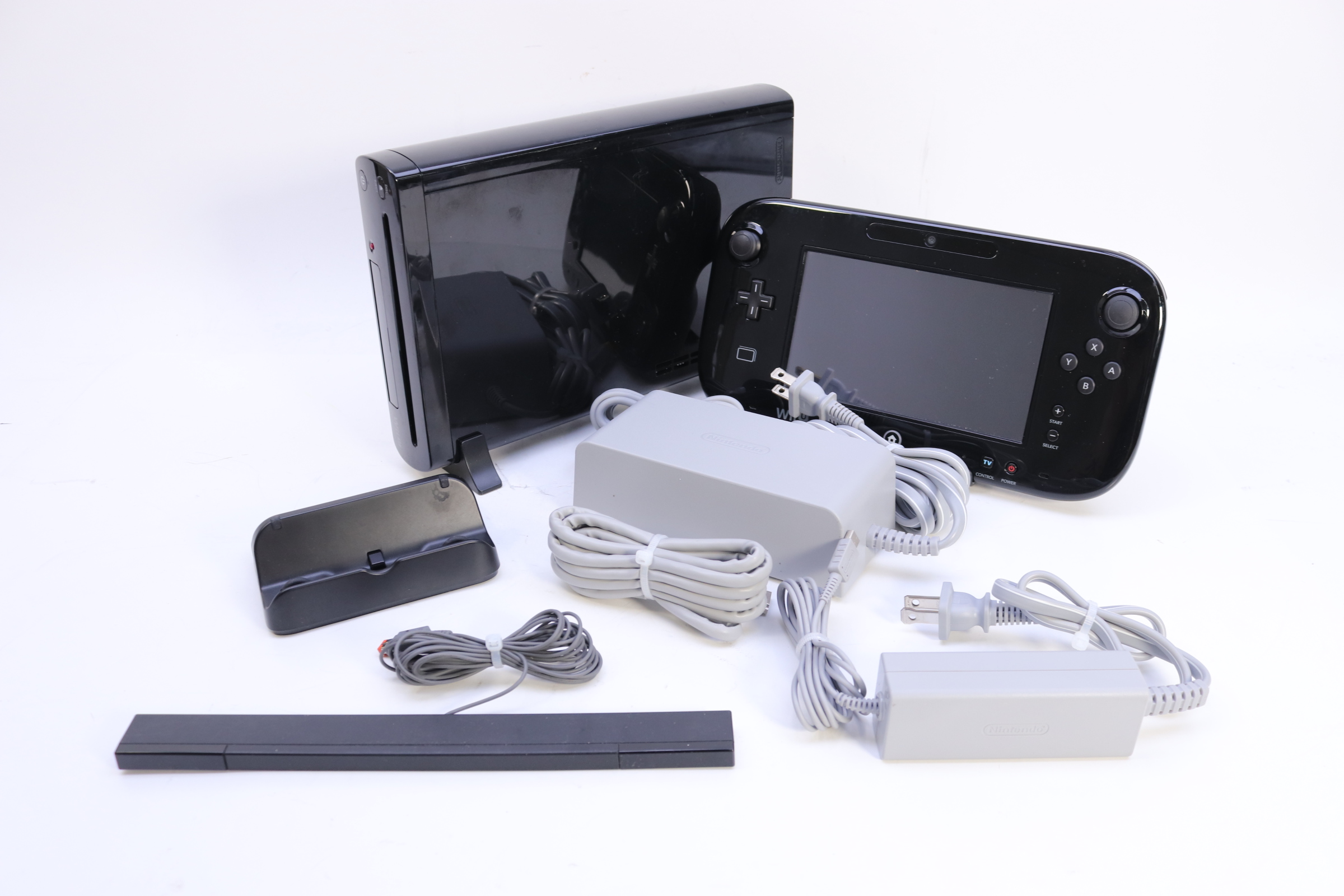 Nintendo WUP101(02) 32GB Video Game Console Wii U Deluxe