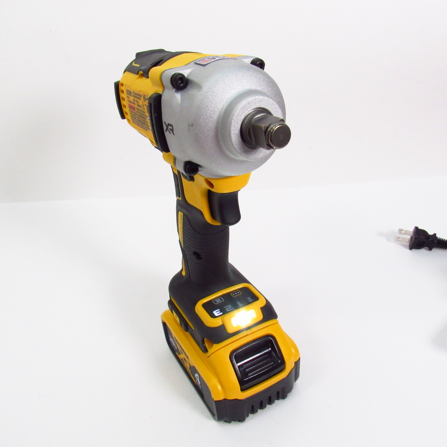 DeWalt DCF891 20V 1/2'' Drive Brushless Cordless MidRange Impact Wrench Kit