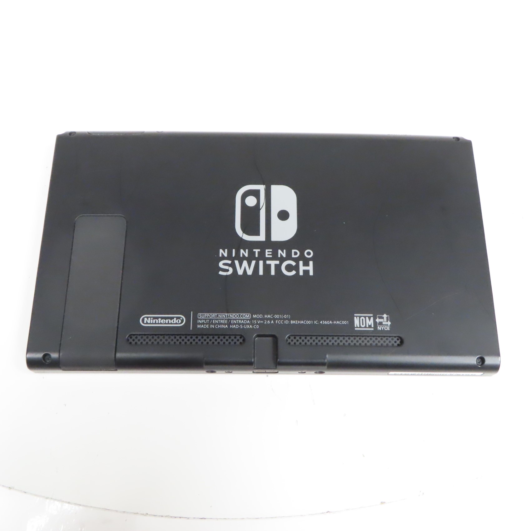 Nintendo HAC-001(-01) Switch 32GB Video Game Console - Red/Green