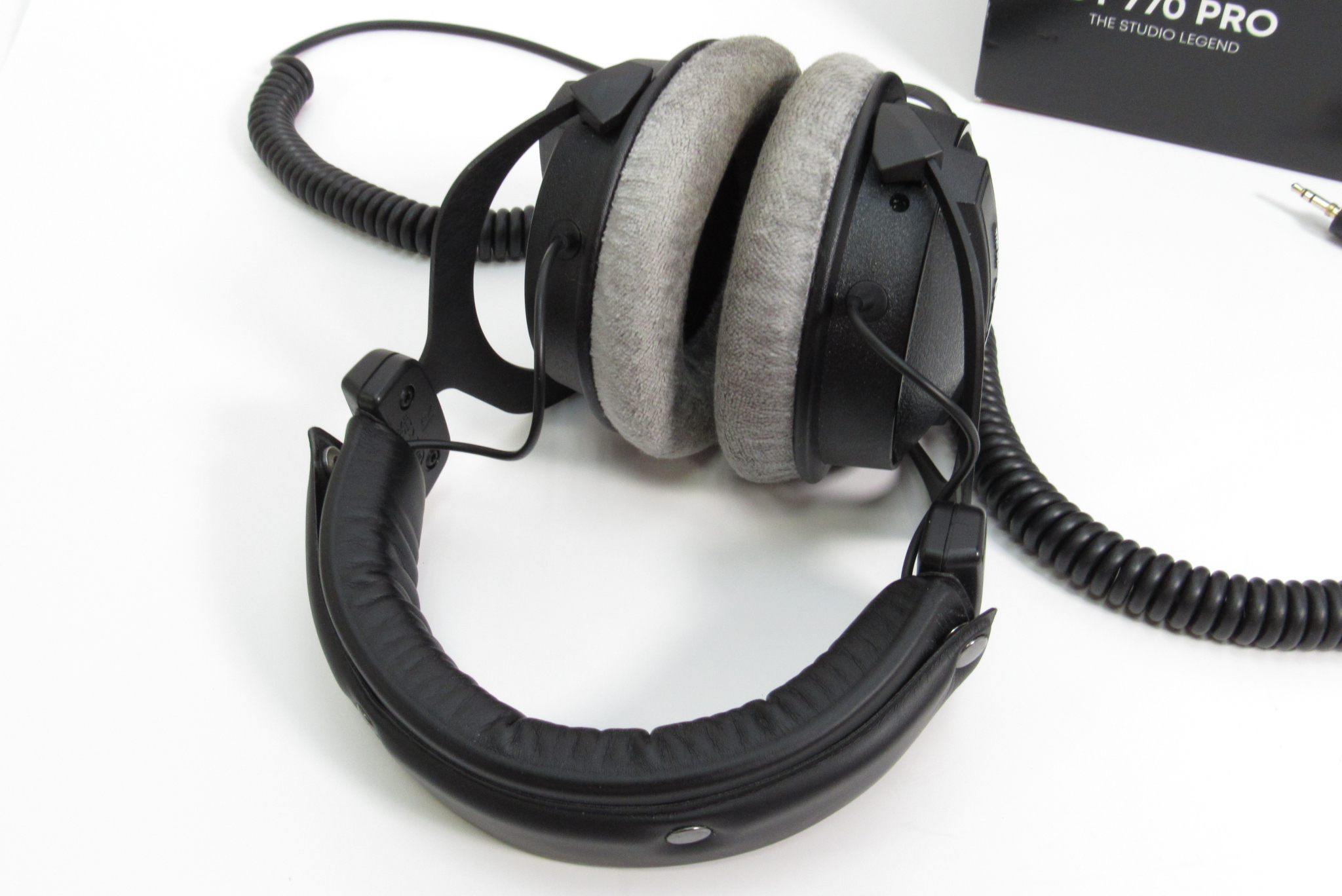 Beyerdynamic DT 770 Pro 250-Ohms Wired Over-Ear Studio Mixing ...