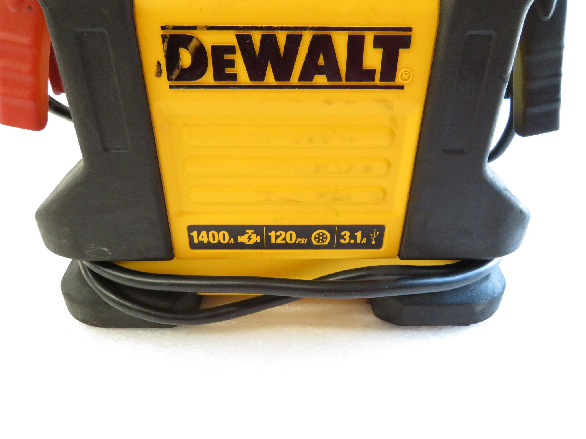DeWalt DXAEJ14 1400 Peak Amp Portable Jump Starter