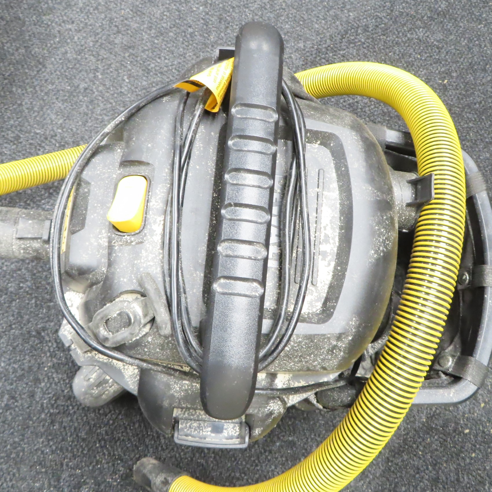DeWalt DXV10SA 10 Gallon 5.0 HP 120V Corded Wet/Dry Vacuum (Local Pick