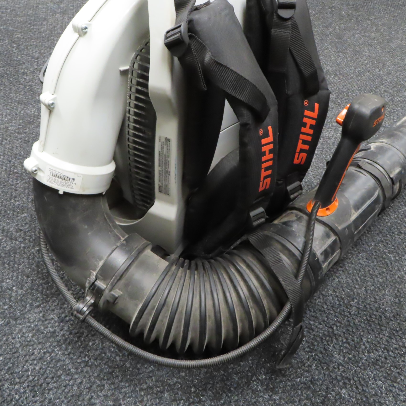 STIHL BR 700 X 64.8cc 193 MPH Two-Stroke Gas-Powered Backpack Leaf Blower