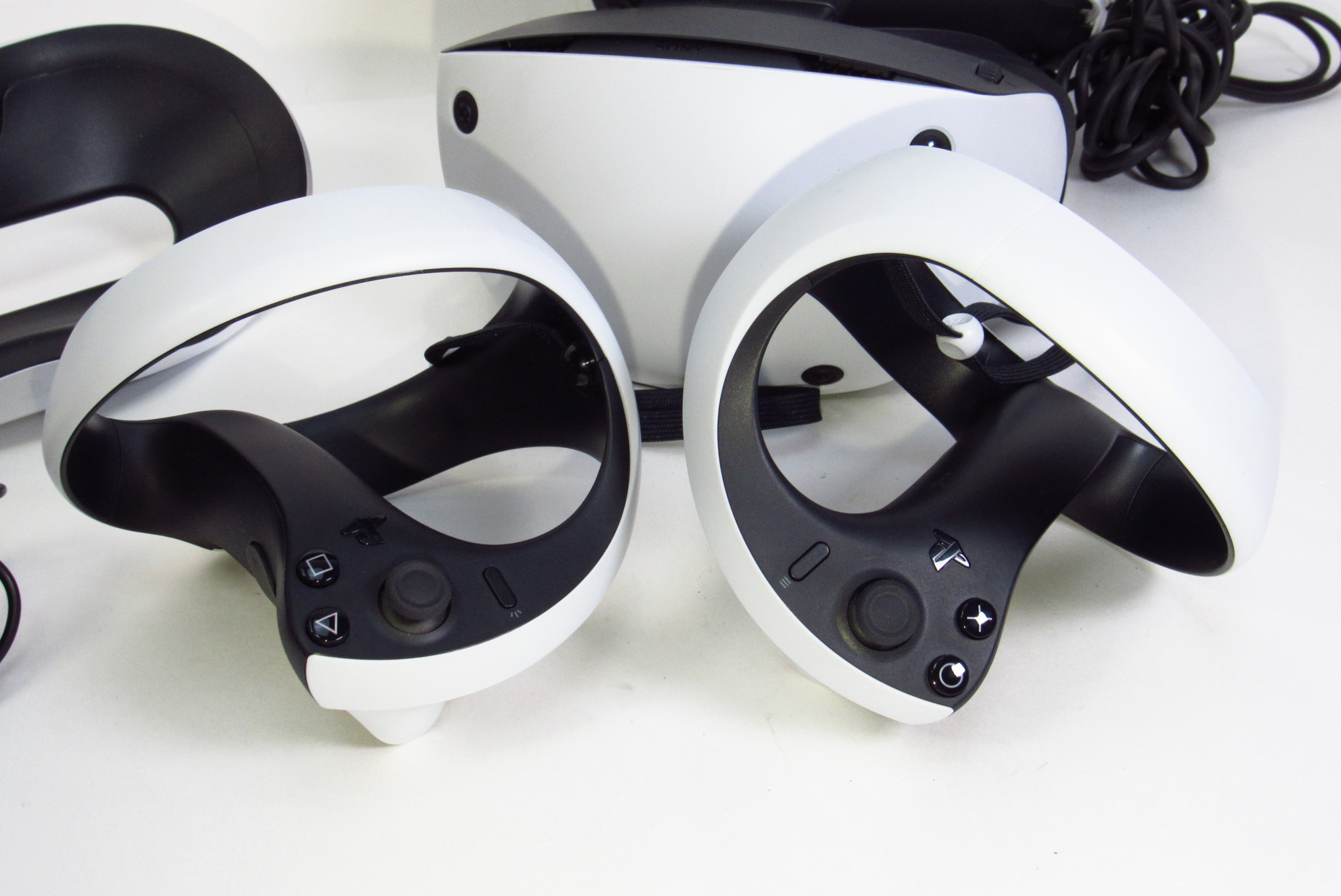 Sony PlayStation VR2 (CFI-ZVR1) Virtual Reality Headset - 8880