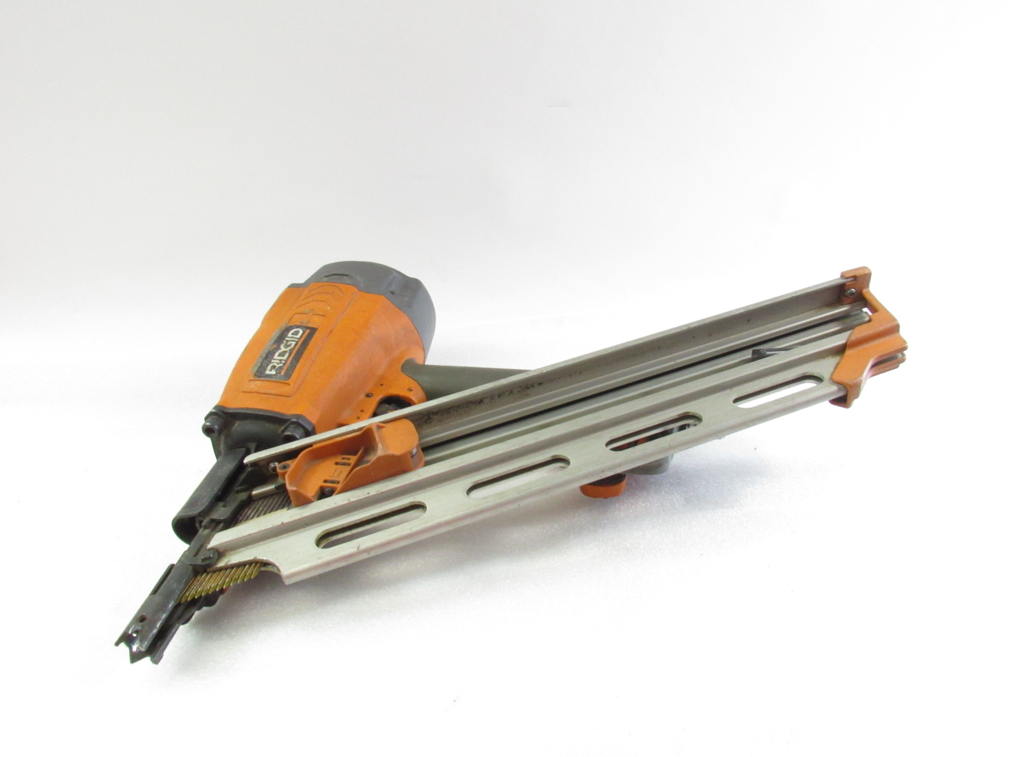 Ridgid R350CHE 30 to 34 Degree 3 1 2 in. Clipped Head Framing Nailer