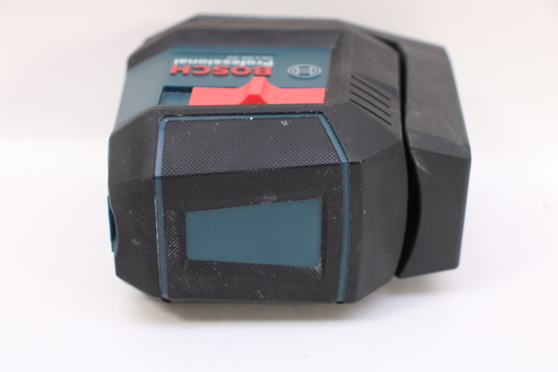 Bosch GLL50-20 50 ft. Dual Power Red Beam Self-Leveling Cross-Line ...