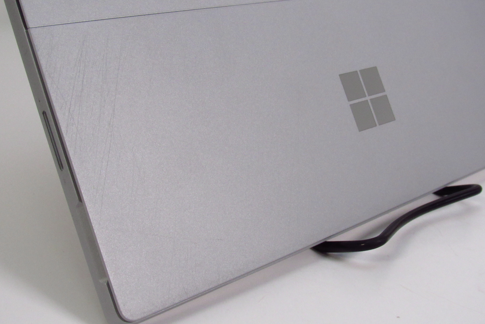 Microsoft Surface Pro 6 1796 Intel Core i5-8350U 1.7GHz 8GB RAM