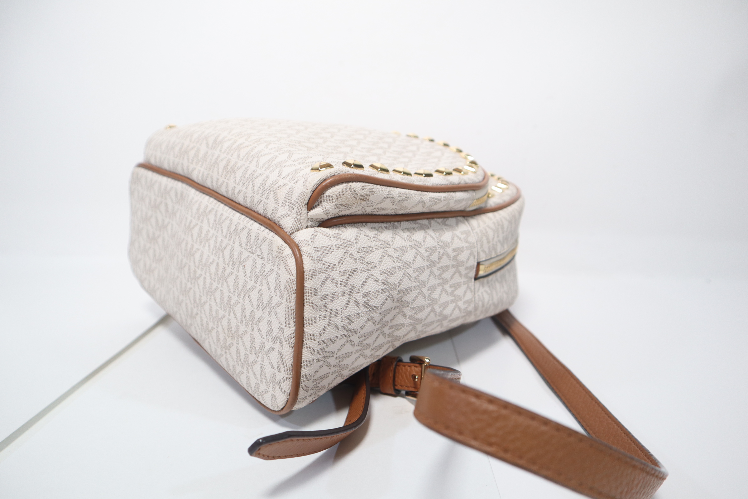 Michael Kors Abbey Medium Stud Backpack Vanilla Michael Kors ABBEY 35S9GAYB6B Medium Frame Out Stud Backpack  main image 2