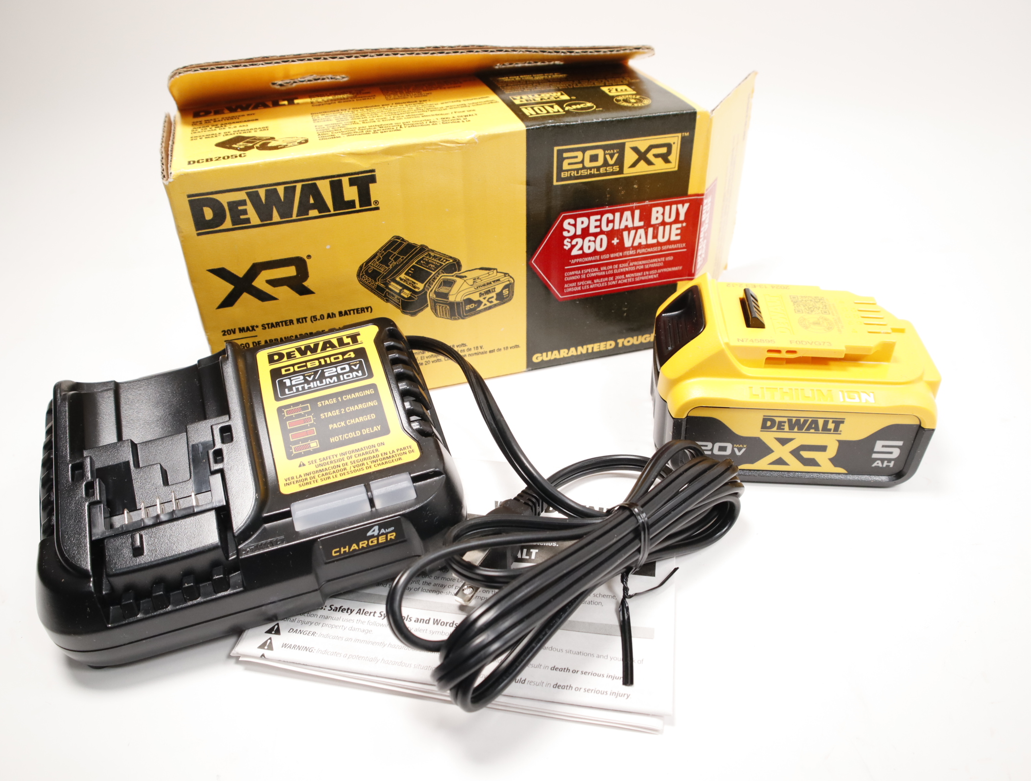 BRAND NEW* - DeWALT (DCB205C) 20V MAX Starter Kit (Charger & 5A Battery