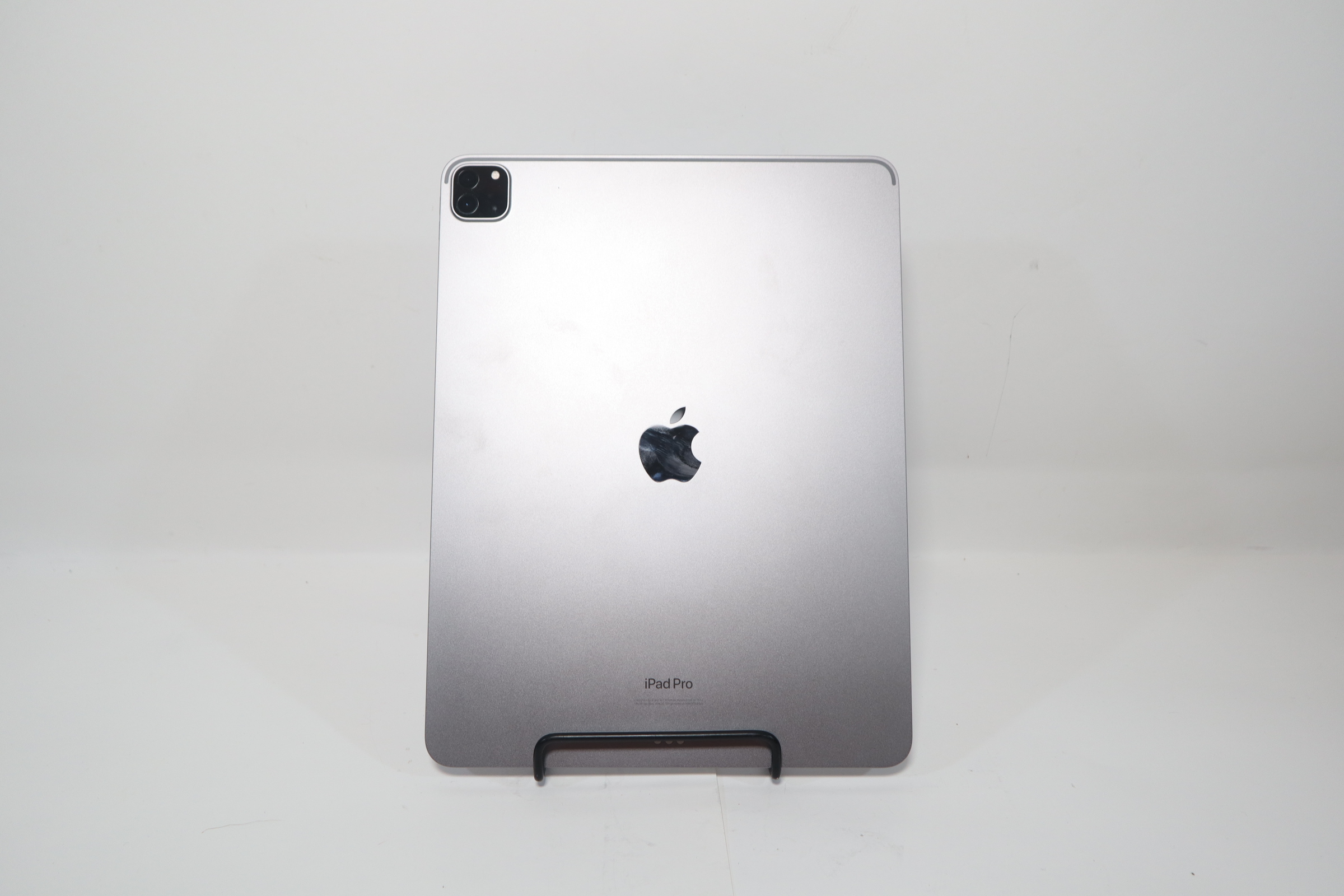 Apple iPad Pro 6th Generation MNXR3LL/A Gray 12.9