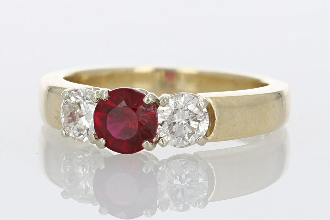 1.35ctw Round Cut Lab-Created Ruby & Diamond Ring 14k Yellow Gold Size 6.75