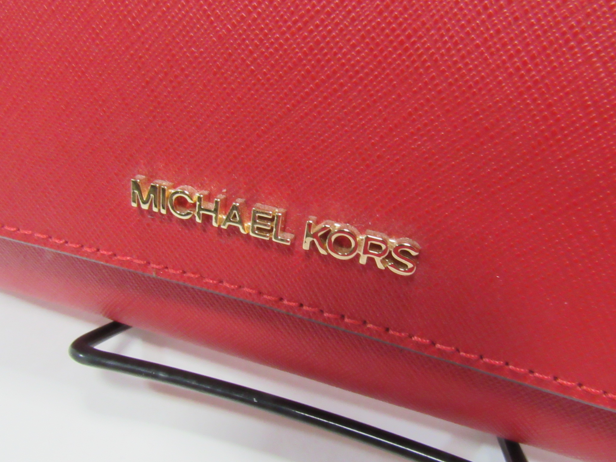 Michael Kors Jet Set Travel Women's Clutch/Purse Red