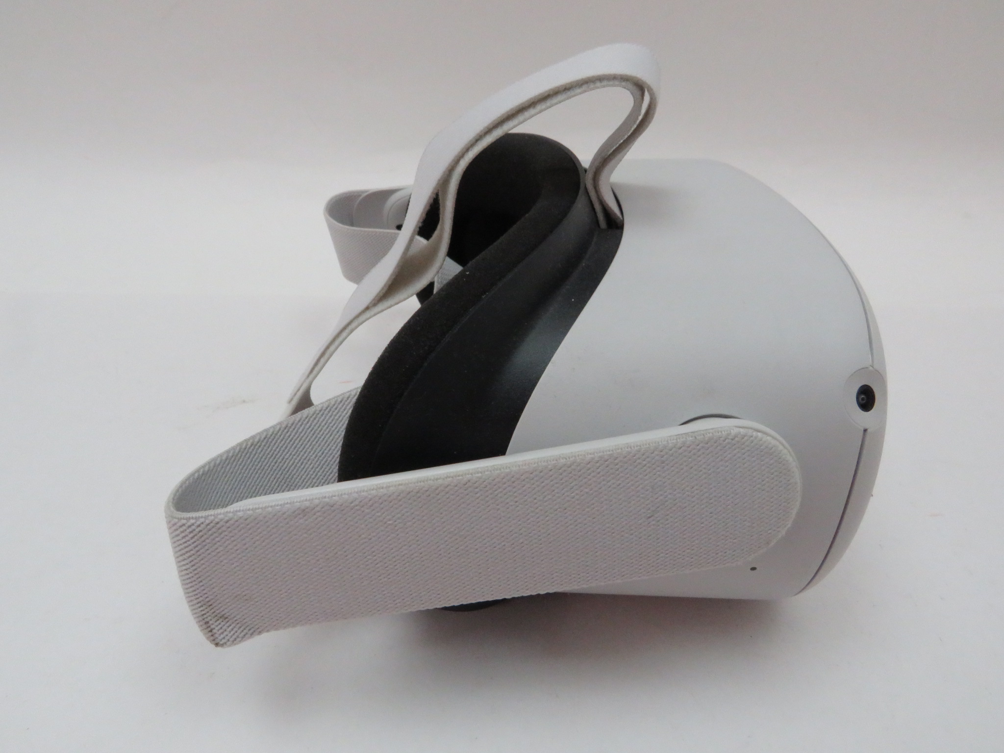 Oculus KW49CM Quest 2 Advanced AllInOne 128GB VR Gaming Headset