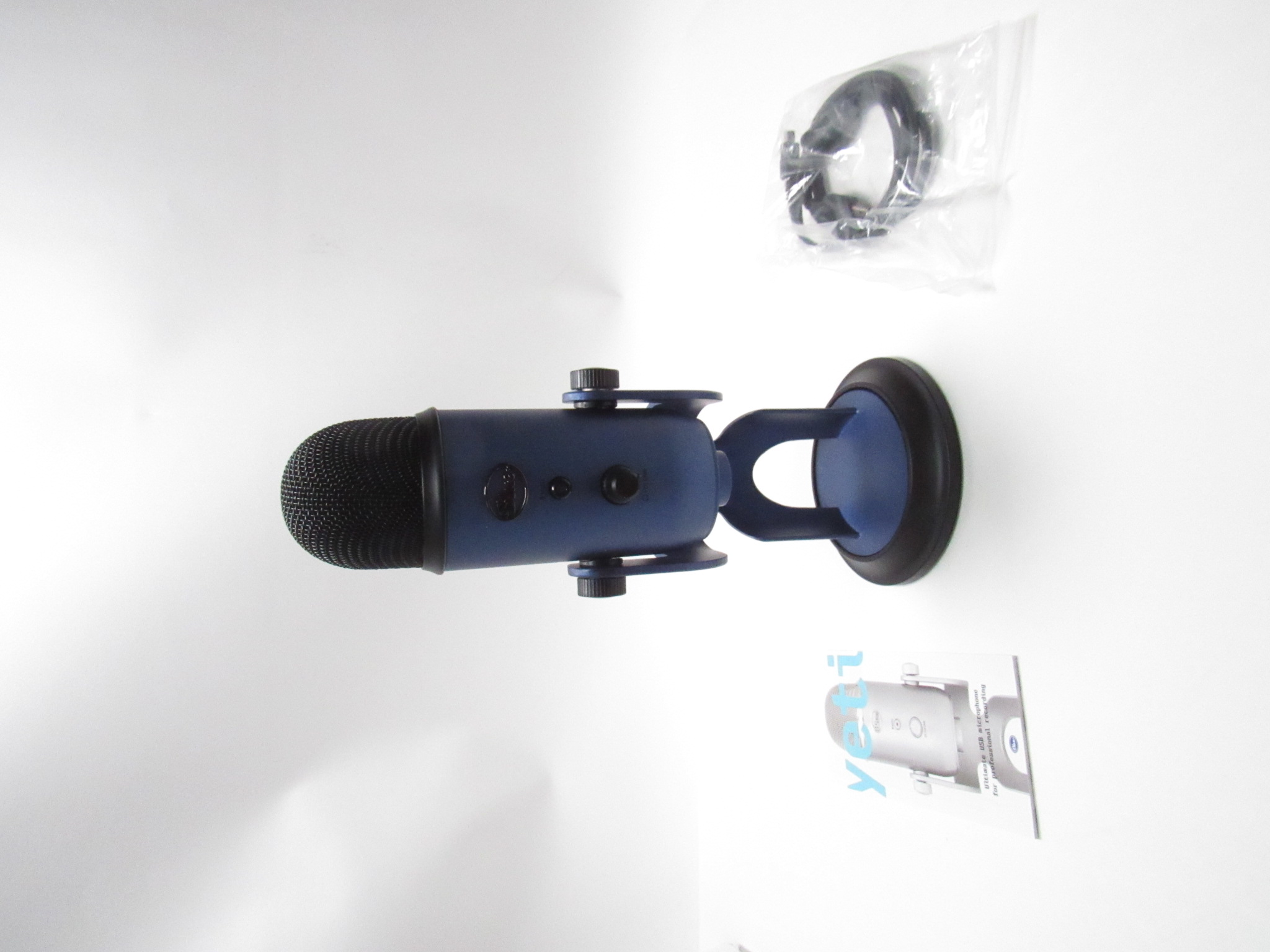 Brand New top Blue Yeti Microphone, Midnight Blue, Professional USB