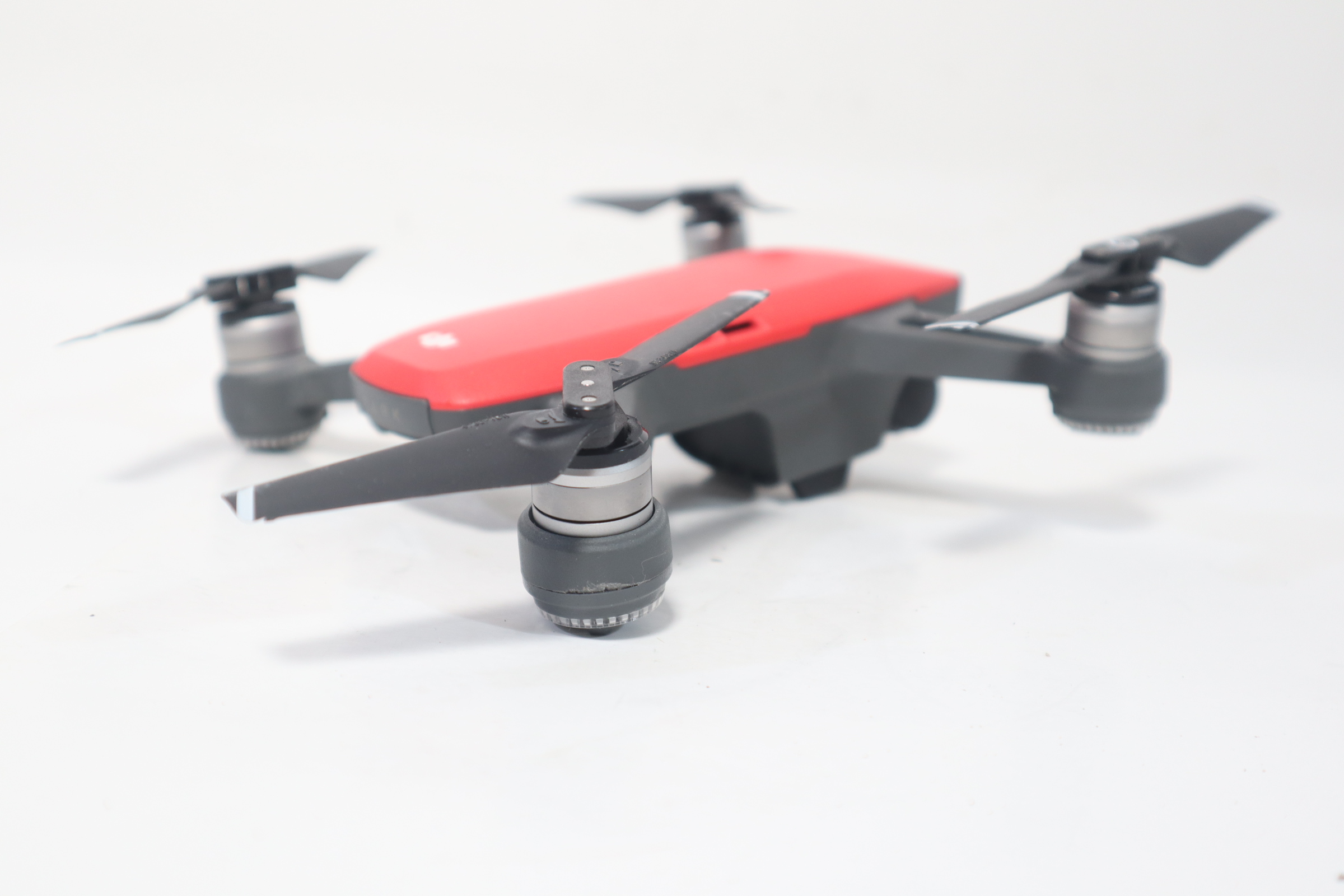 DJI SPARK Lava Red 1080P Camera Drone 00QU / 2-Axis Stabilized