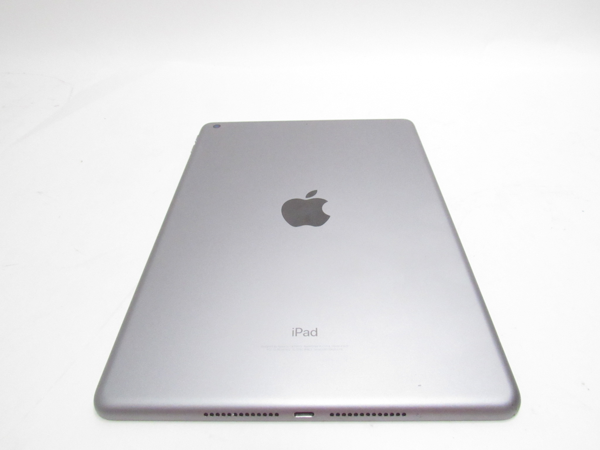 Apple iPad 5th Generation MP2F2LL/A A1822 32GB Tablet Silver 3248