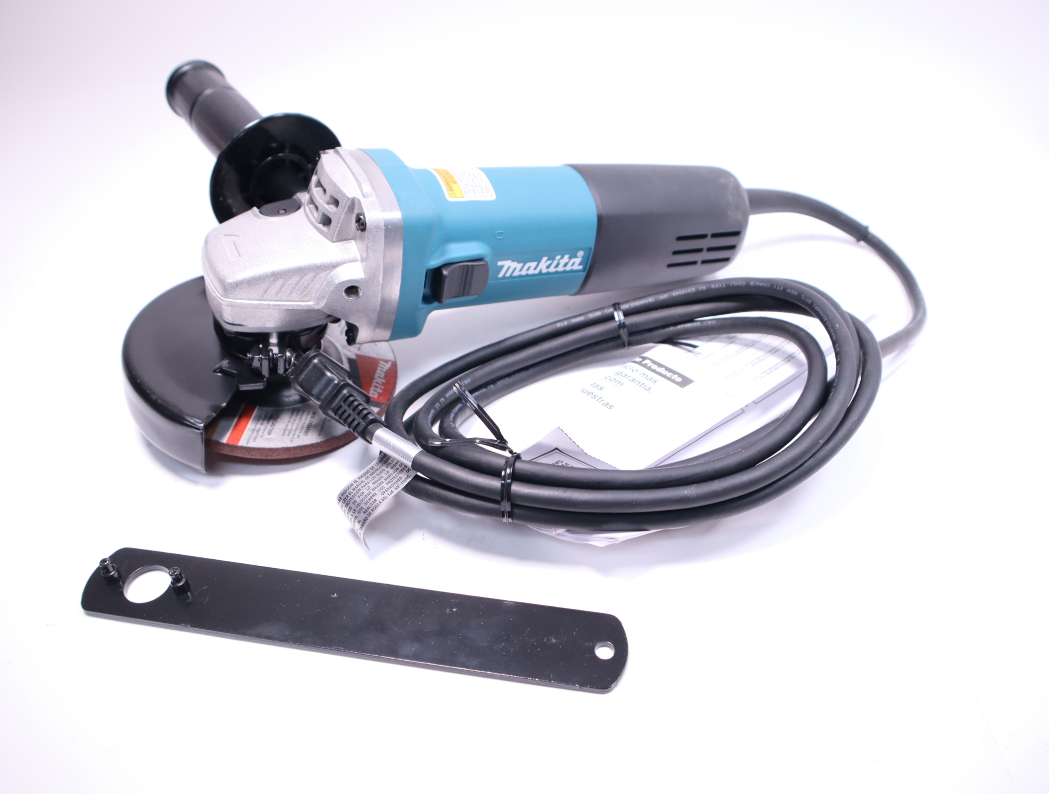 Makita 9557NB Corded Angle Grinder 120V Amp