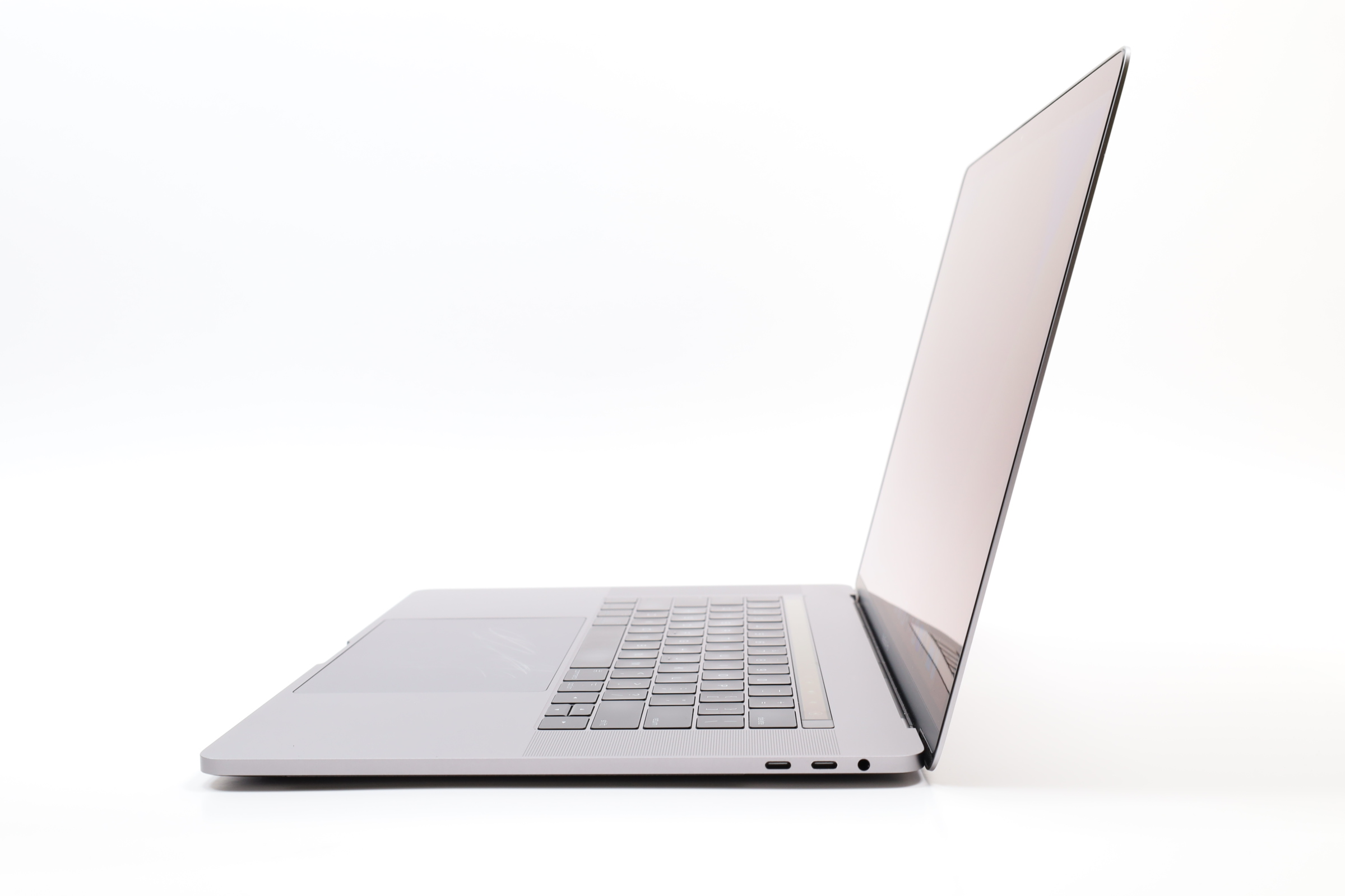 Apple MacBook Pro 2017 A1707 Core i7-7920HQ Pro 560 16GB RAM 1TB