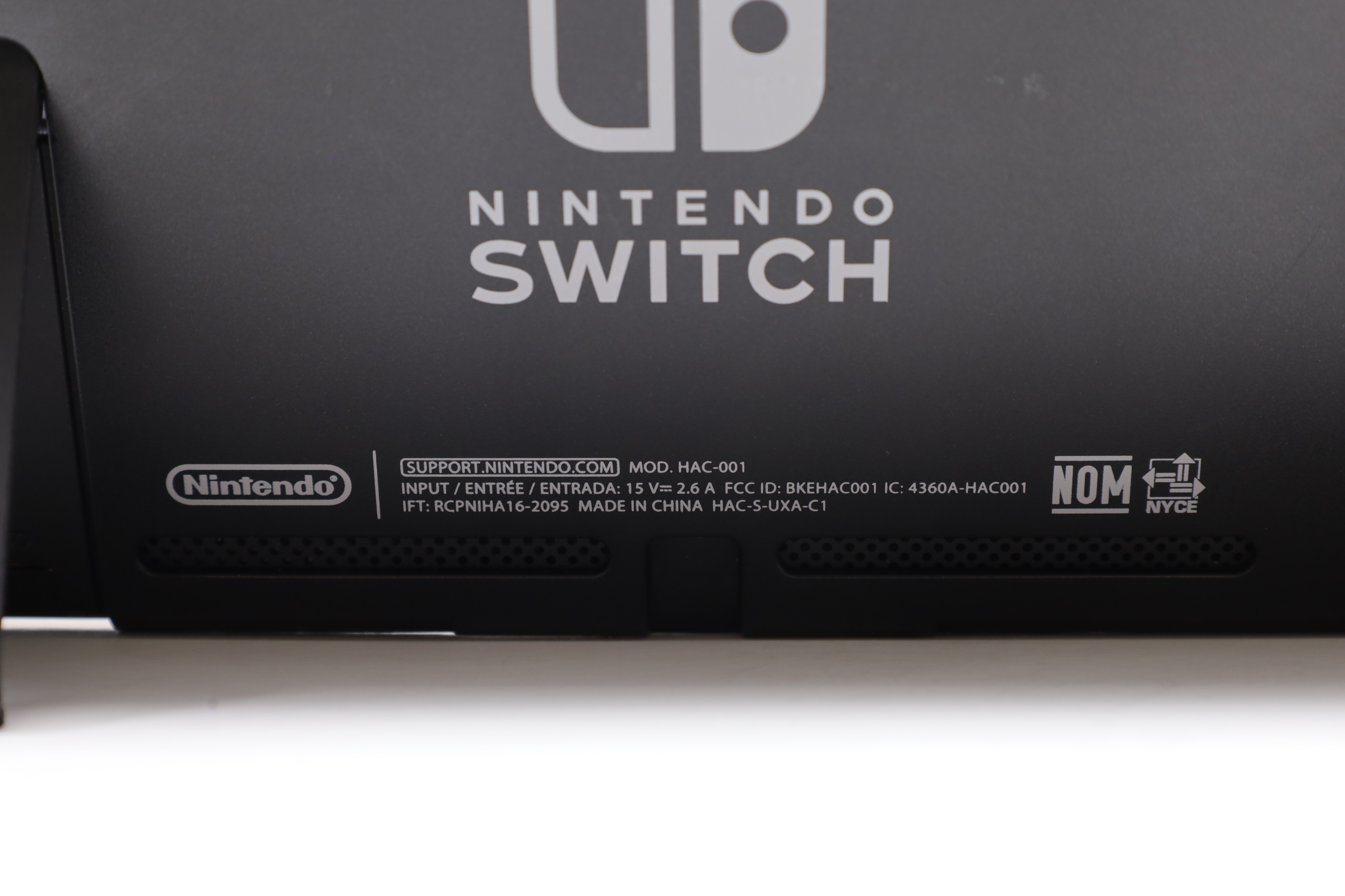 NintendoSwitch グレー　HAC-001 Amazon.com: Nintendo Switch with Gray Joy‑Con - HAC-001(-01