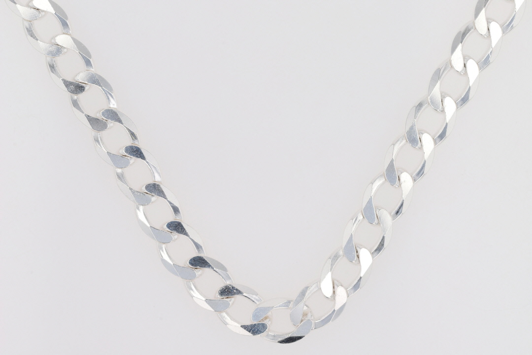 7.8mm Curb Chain Necklace in Sterling Silver - 24