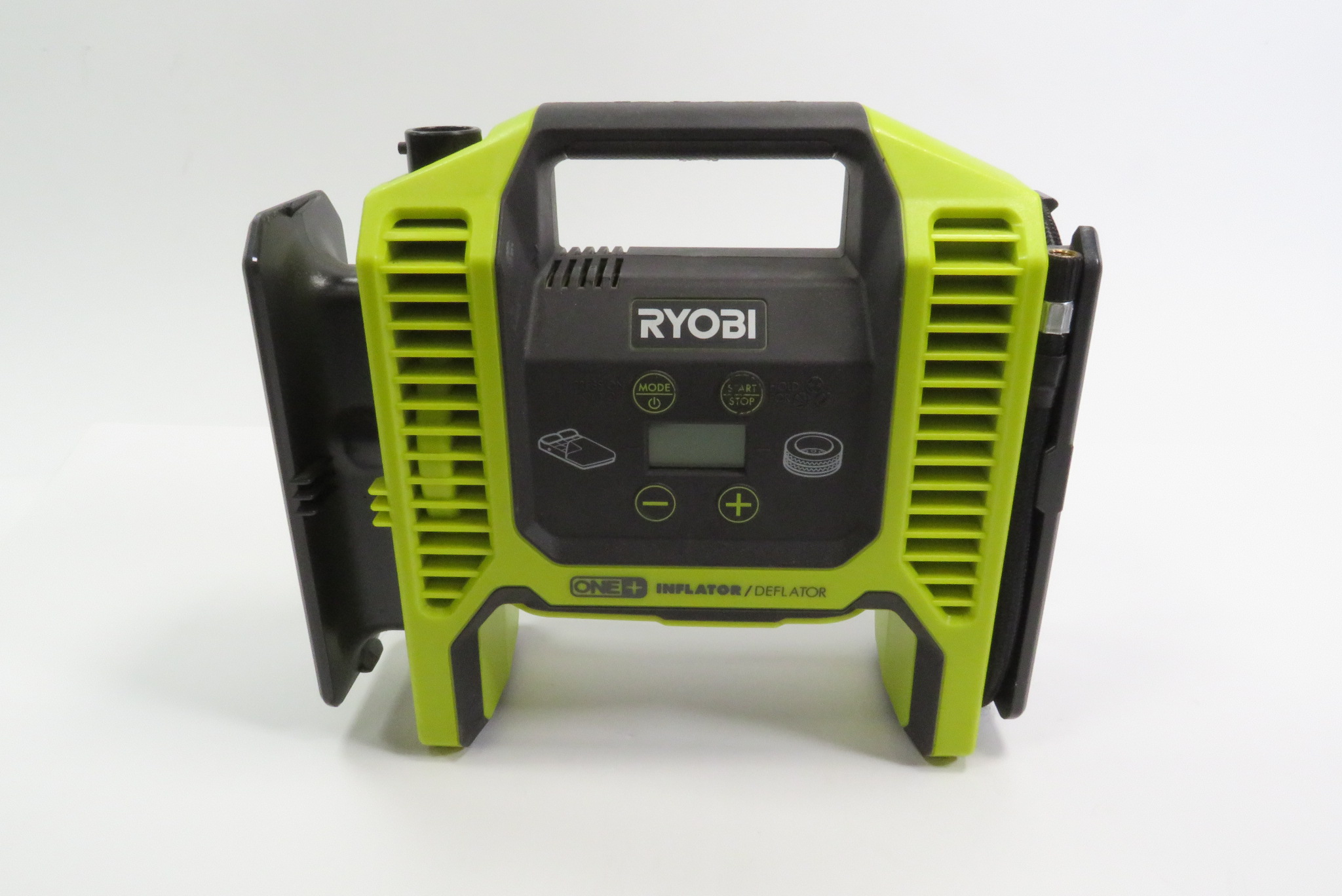 Ryobi P747 ONE+ 18V LithiumIon Dual Function Cordless Inflator/Deflator