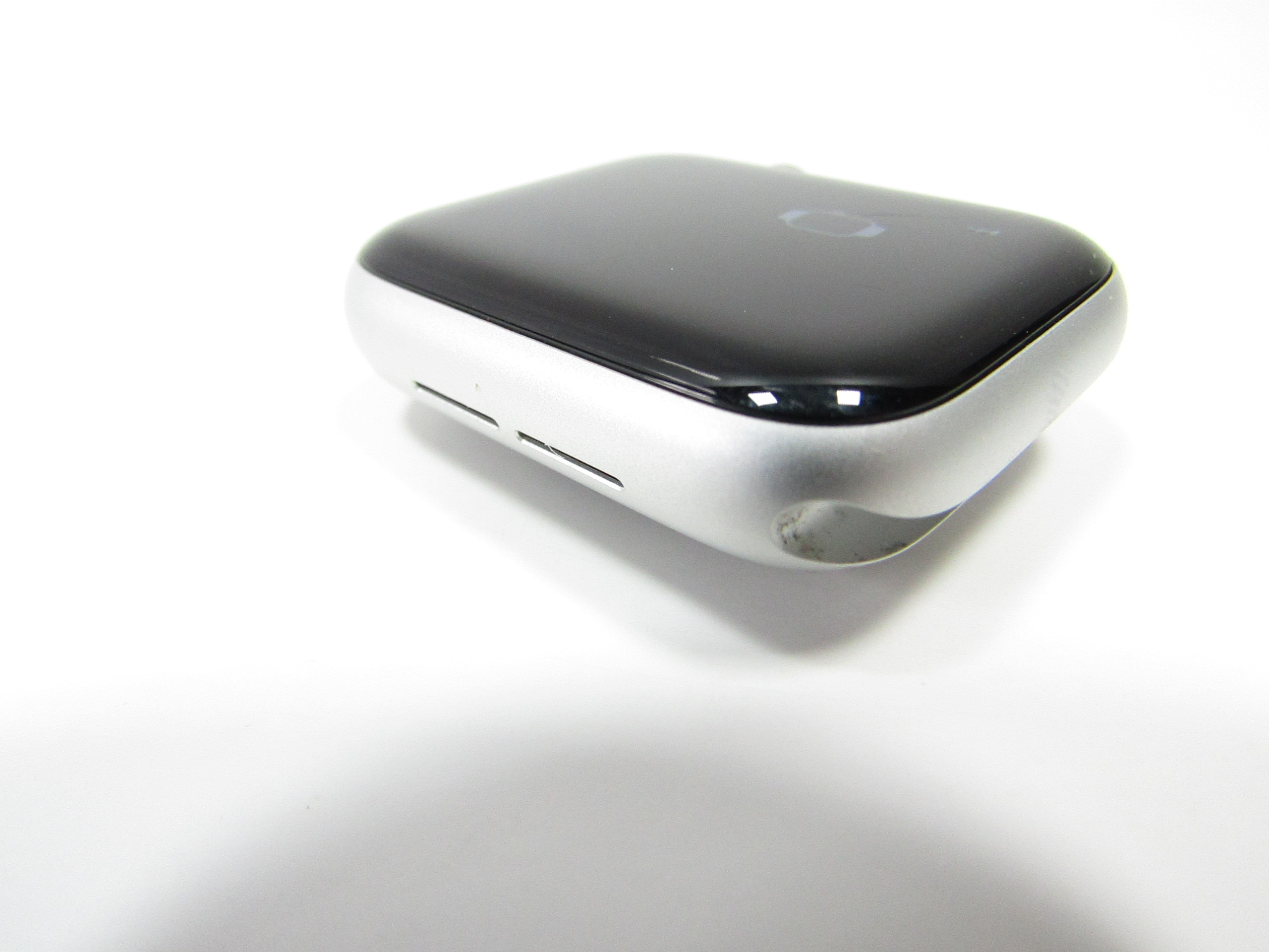 Apple Watch SE 2nd Generation A2722 GPS 40mm Silver Aluminum Case